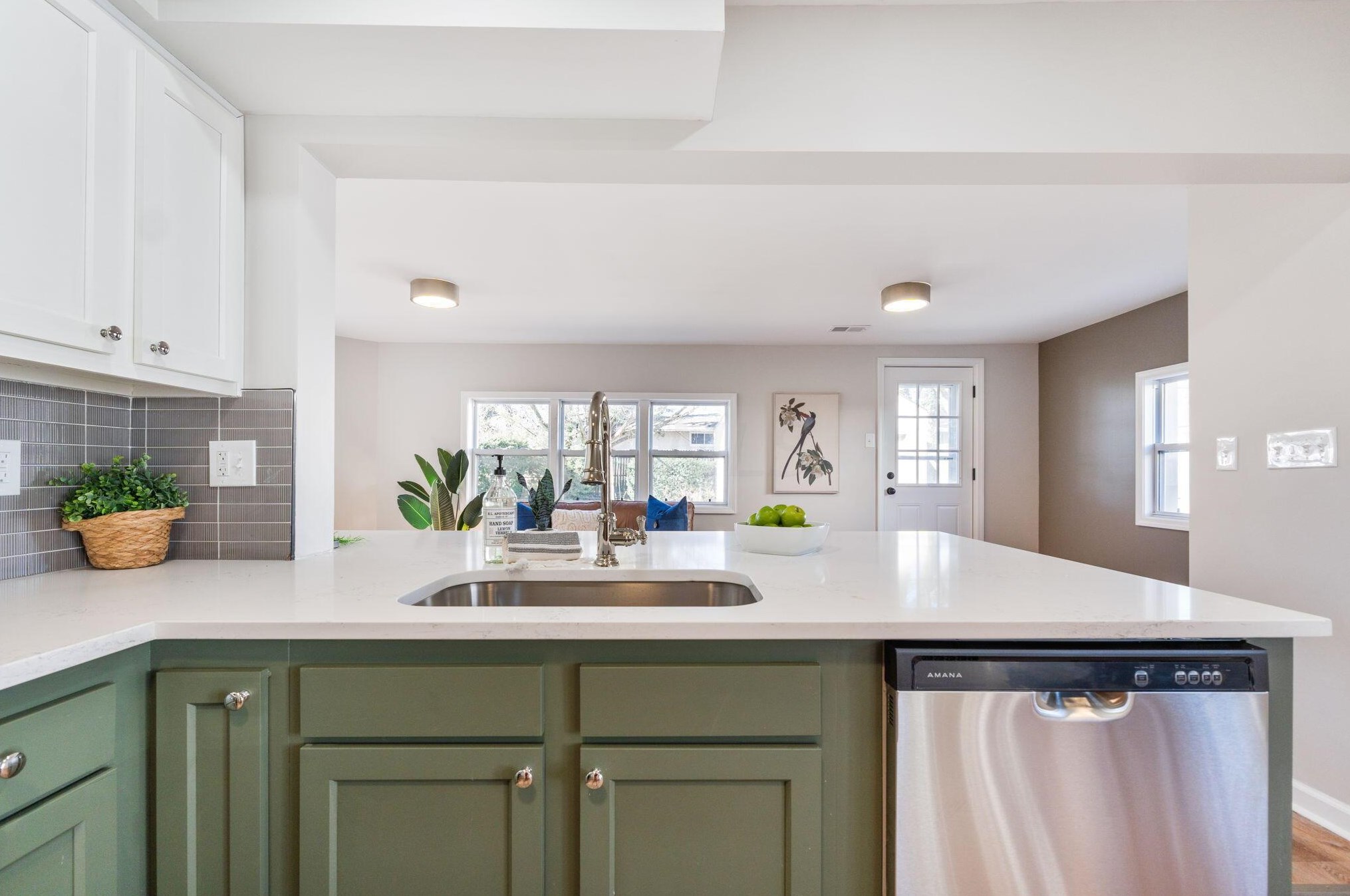 189 Gould Rd, Columbus OH  43209-1549 exterior