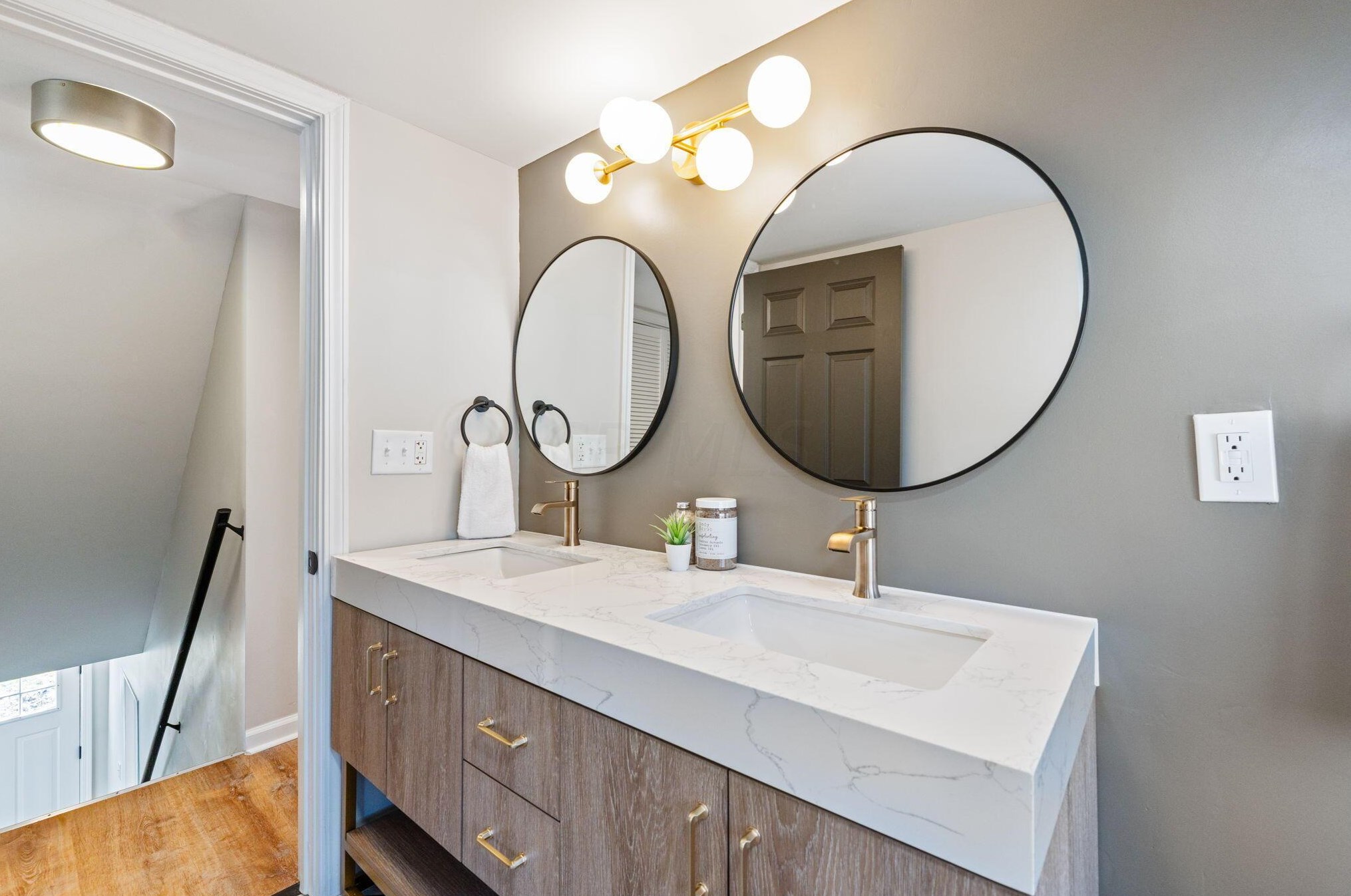 189 Gould Rd, Columbus OH  43209-1549 exterior