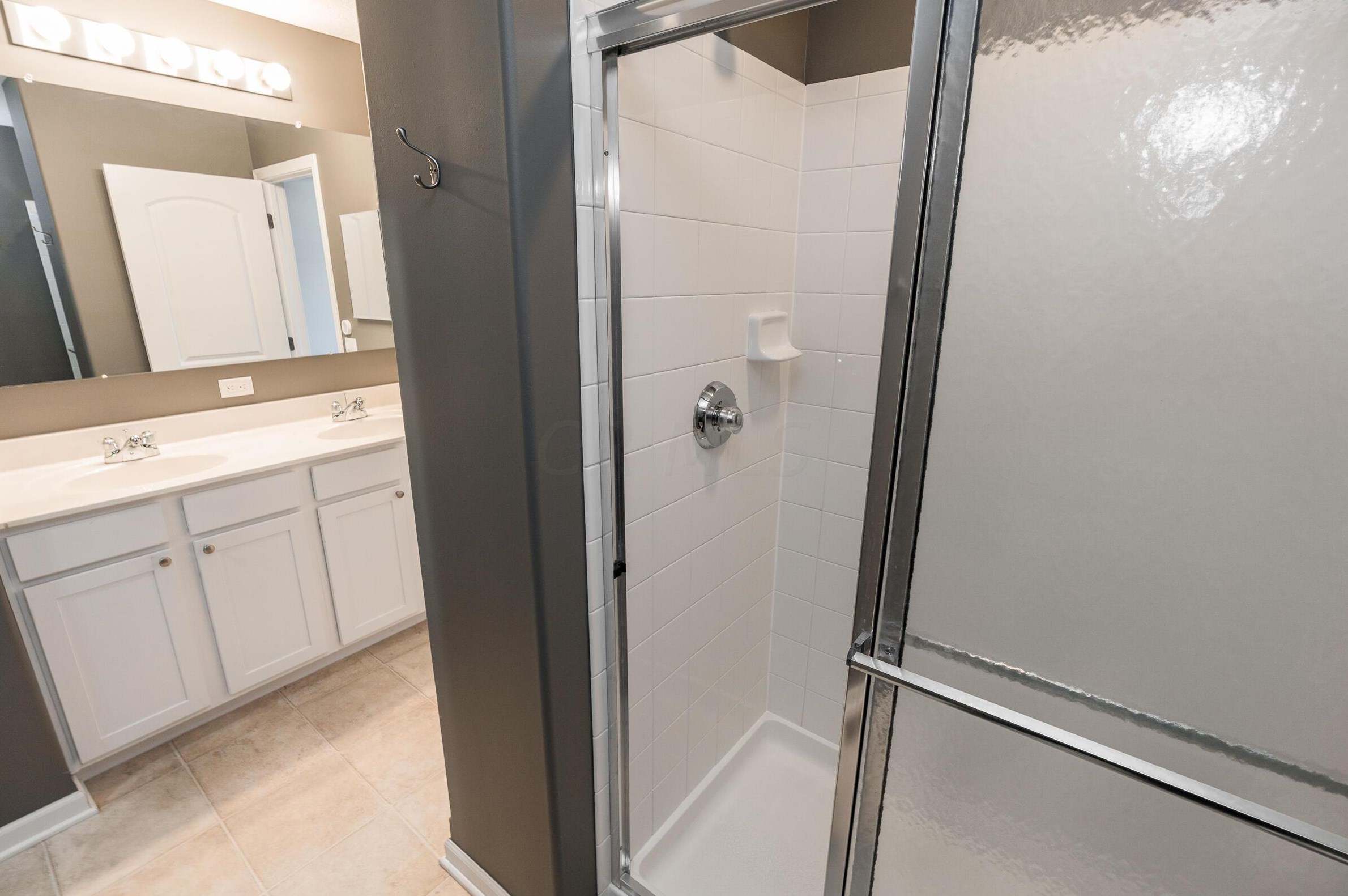 5654 Alliance Way, Columbus OH  43228-8947 exterior