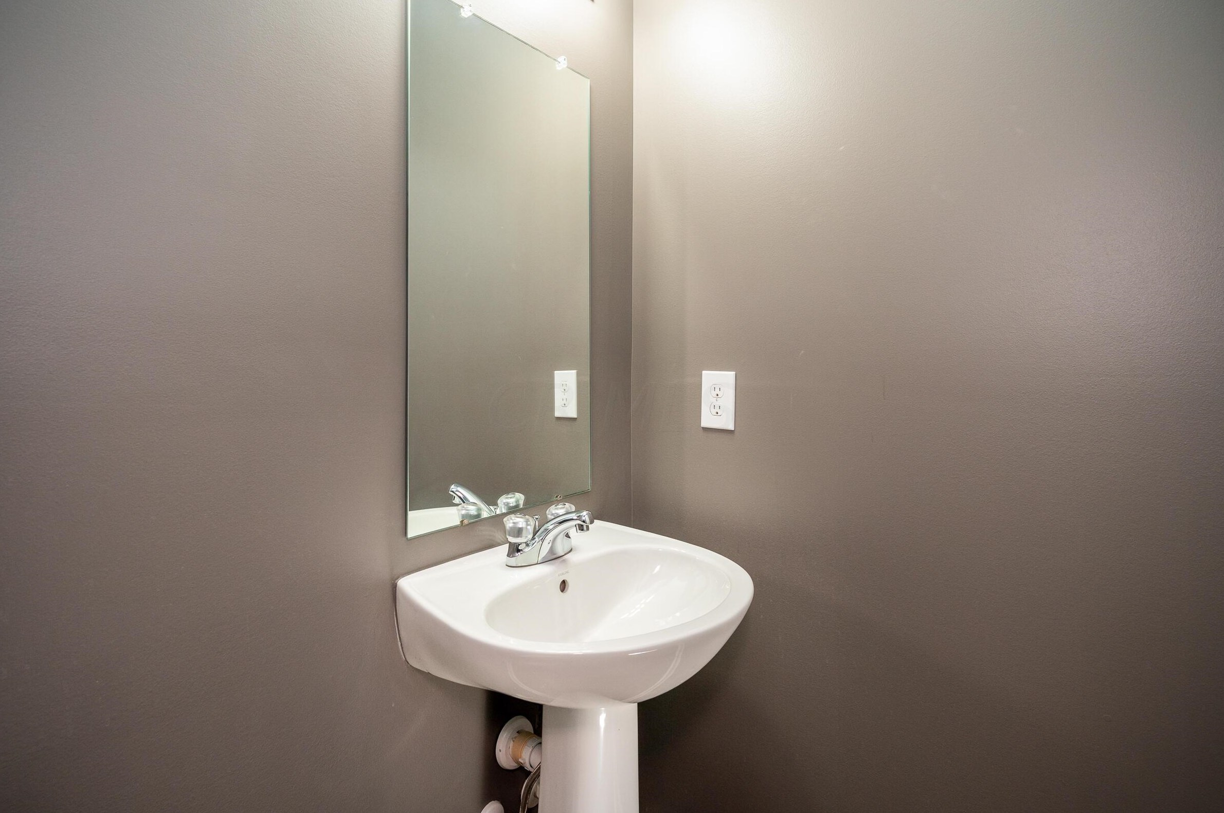 5654 Alliance Way, Columbus OH  43228-8947 exterior