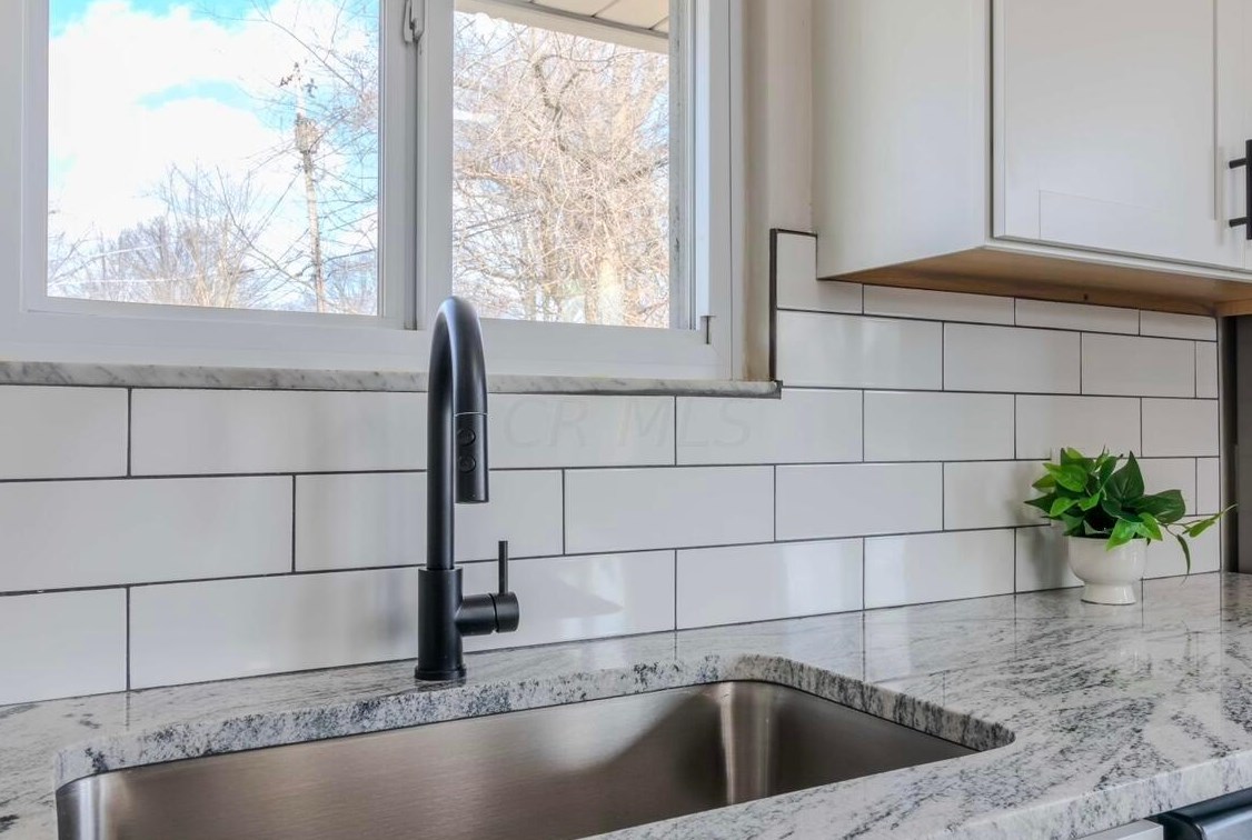 3750 Dort Pl, Columbus OH  43227-2022 exterior