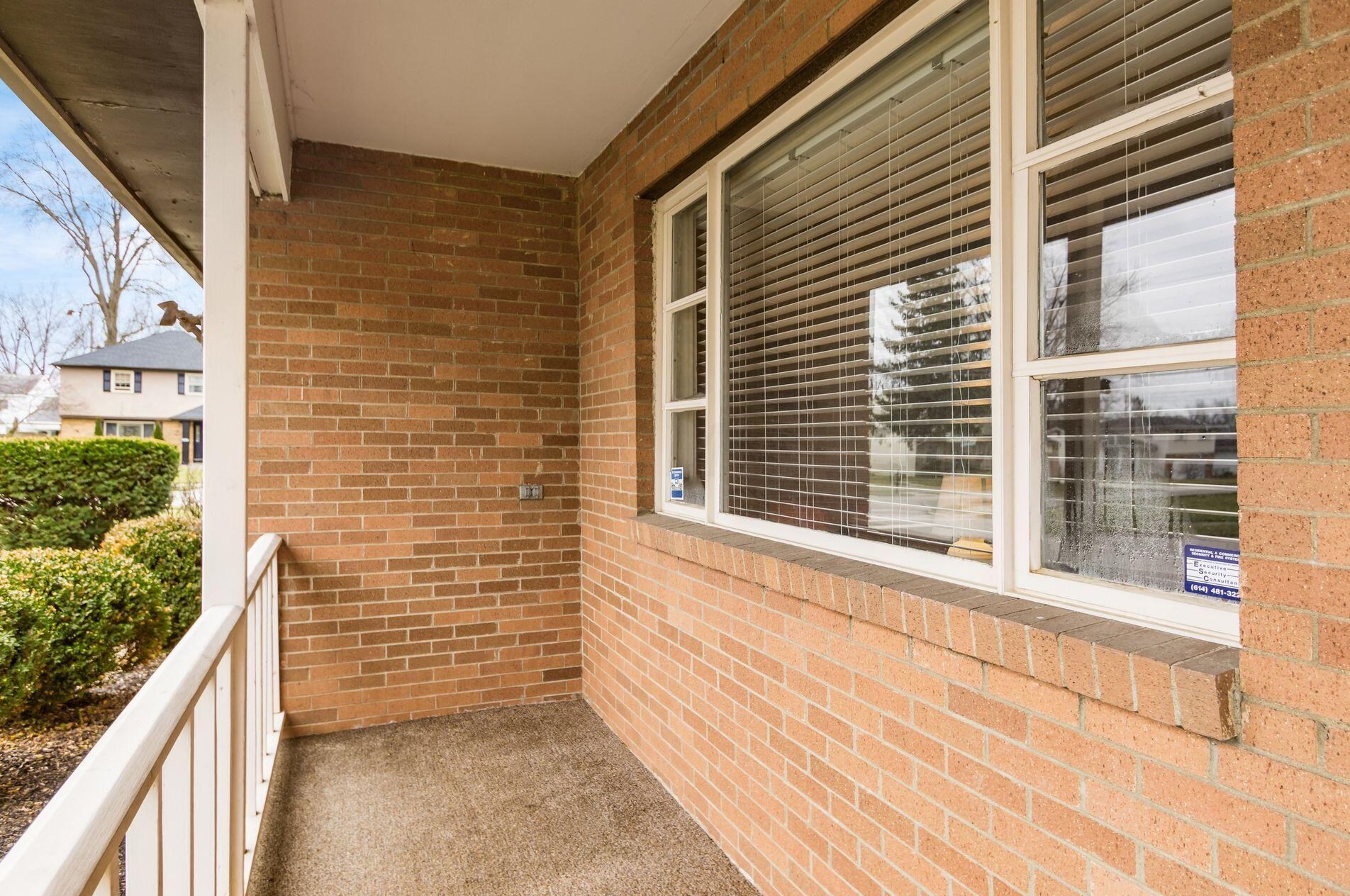 521 Heatherhill Rd, Columbus OH  43213-2461 exterior