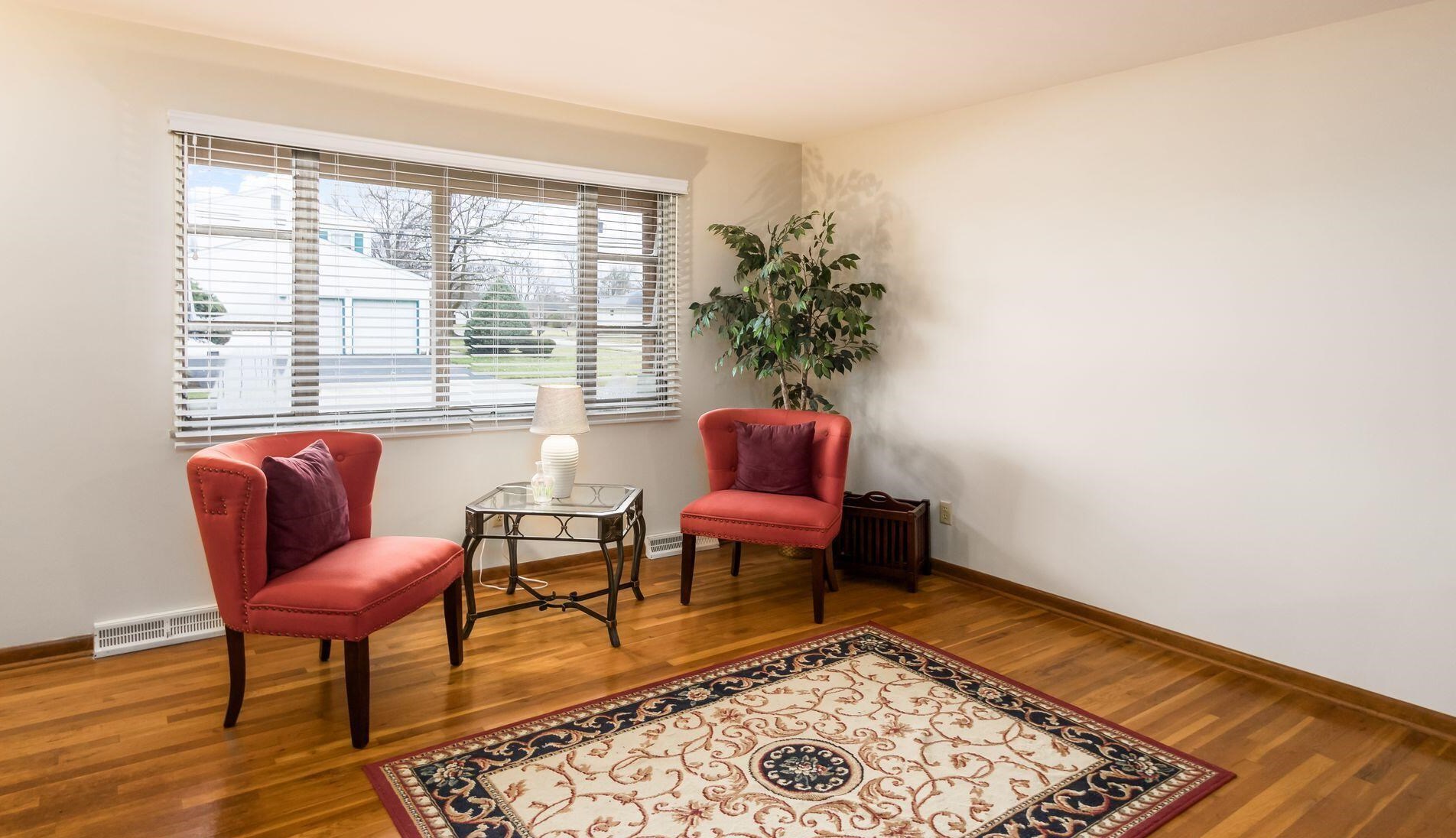 521 Heatherhill Rd, Columbus OH  43213-2461 exterior