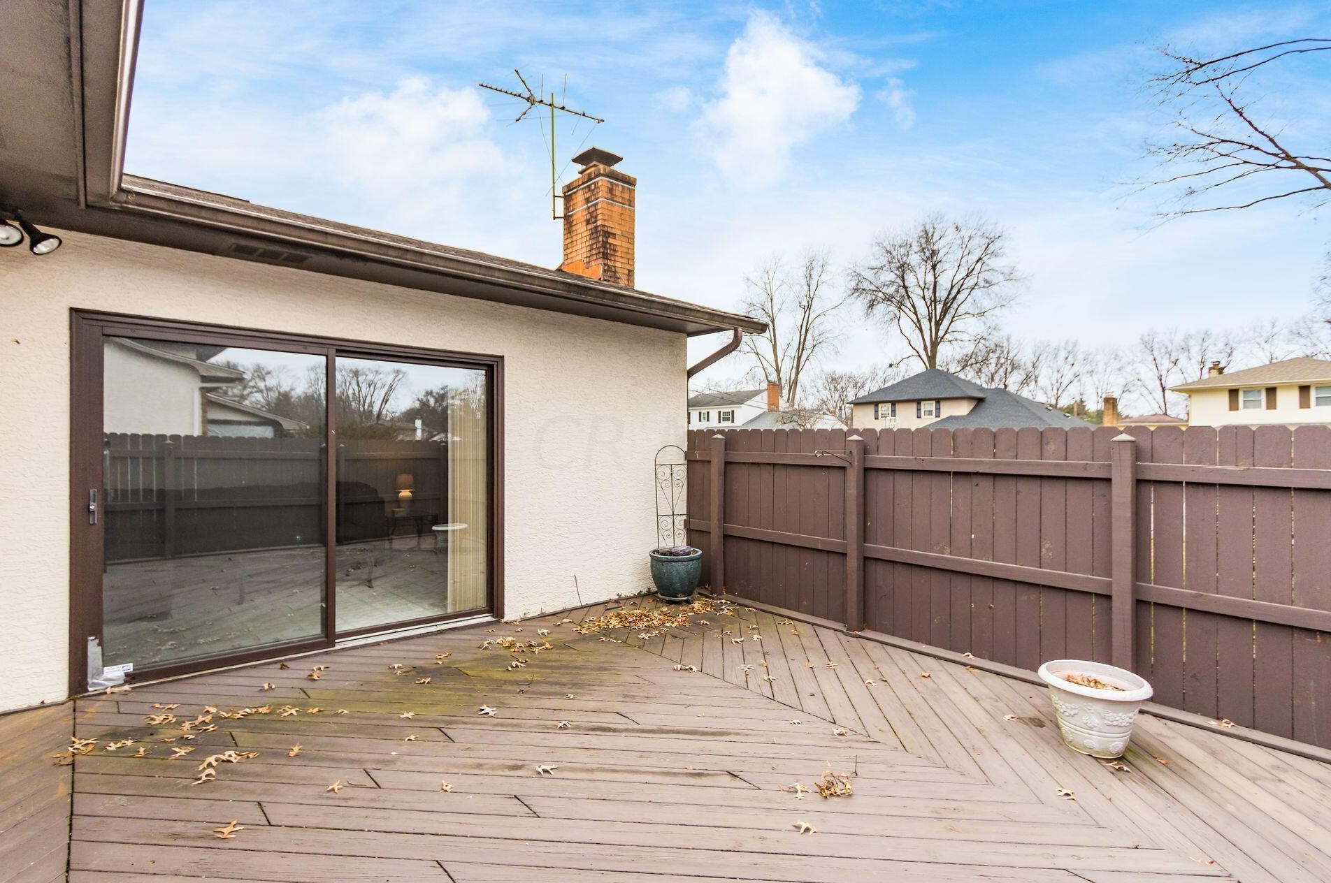 521 Heatherhill Rd, Columbus OH  43213-2461 exterior