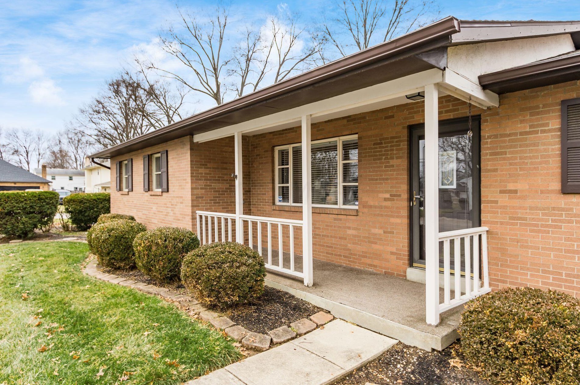 521 Heatherhill Rd, Columbus OH  43213-2461 exterior