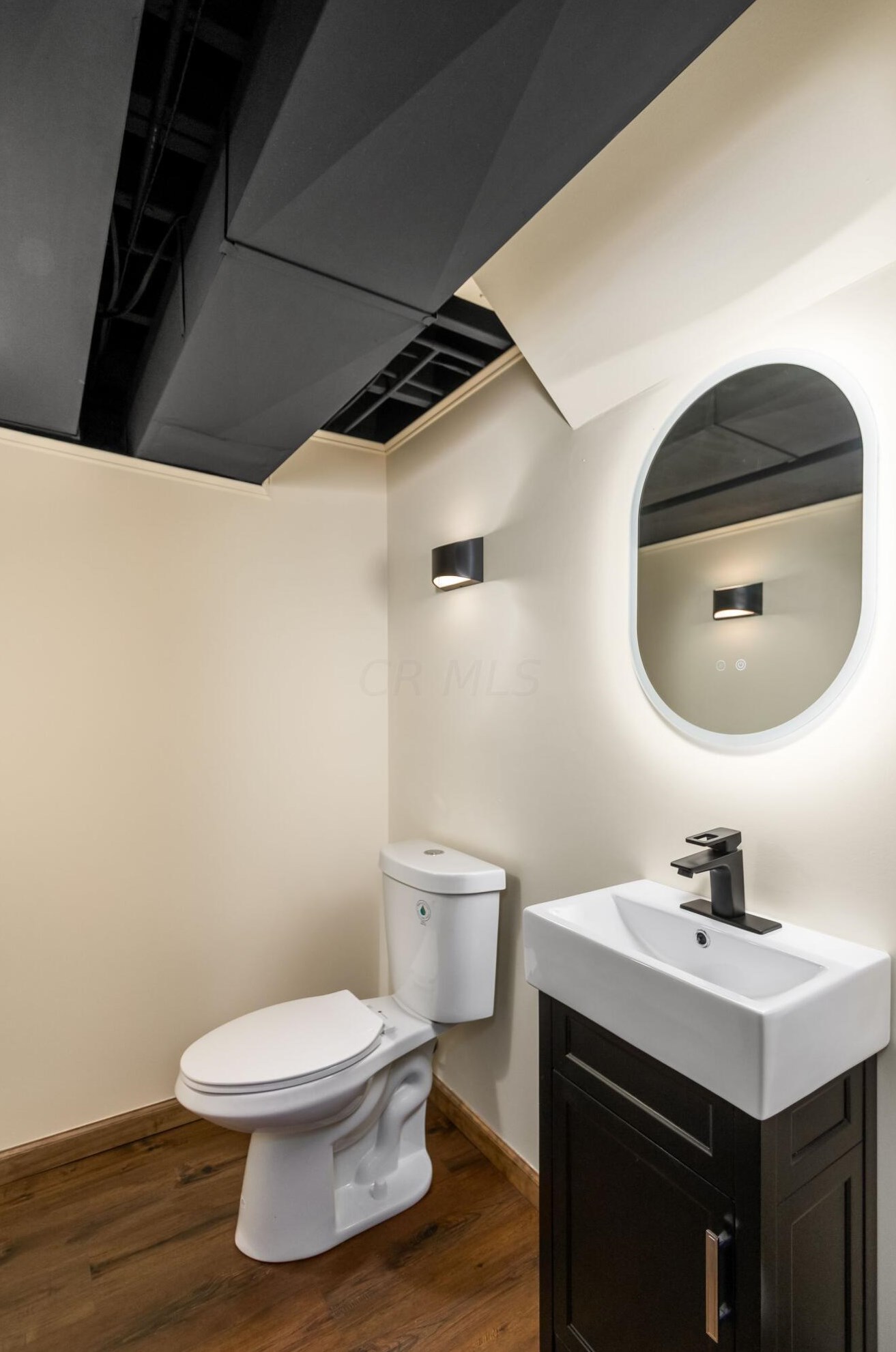 521 Heatherhill Rd, Columbus OH  43213-2461 exterior