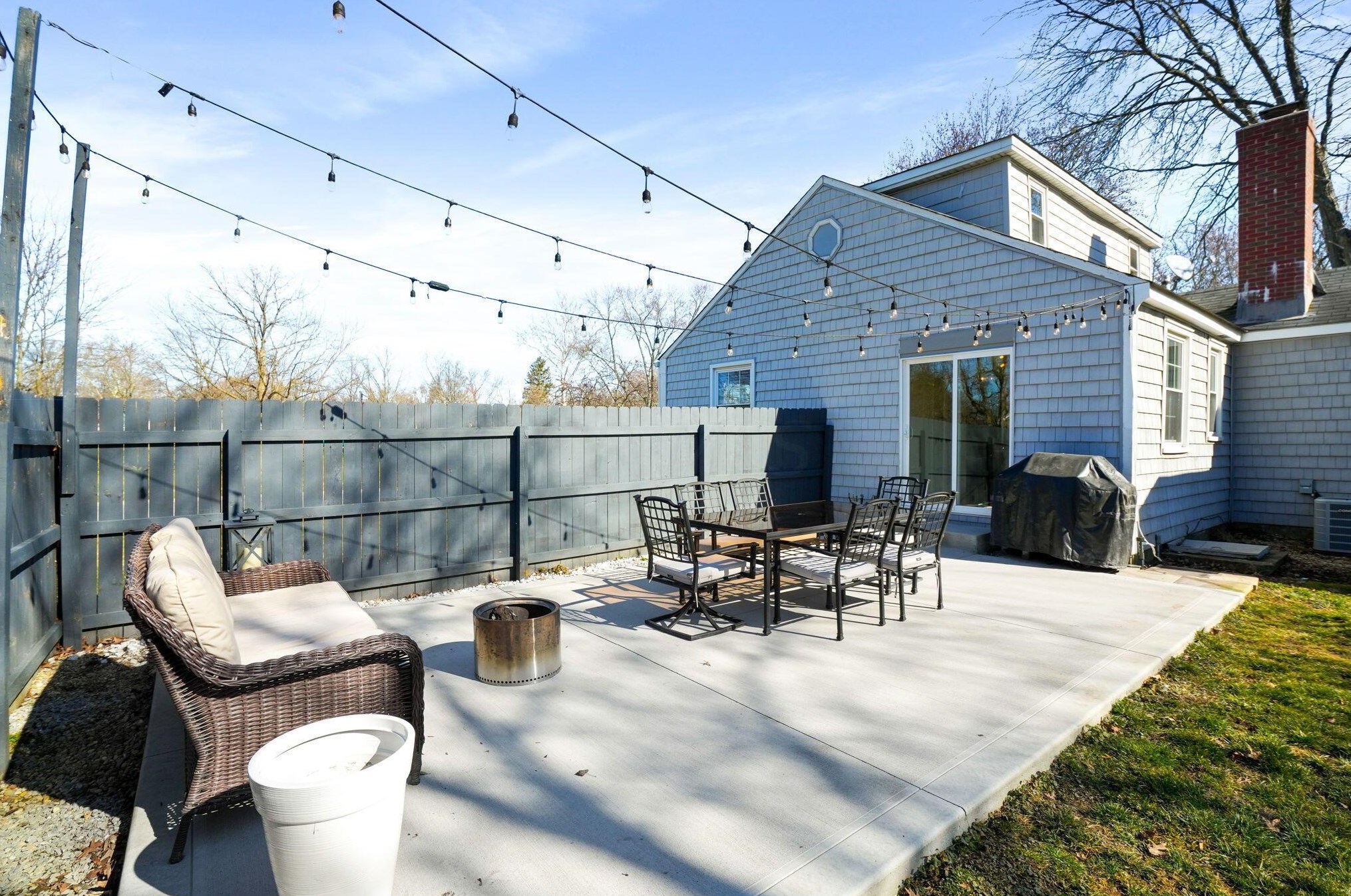 395 Selby Blvd, Columbus OH  43085-3623 exterior