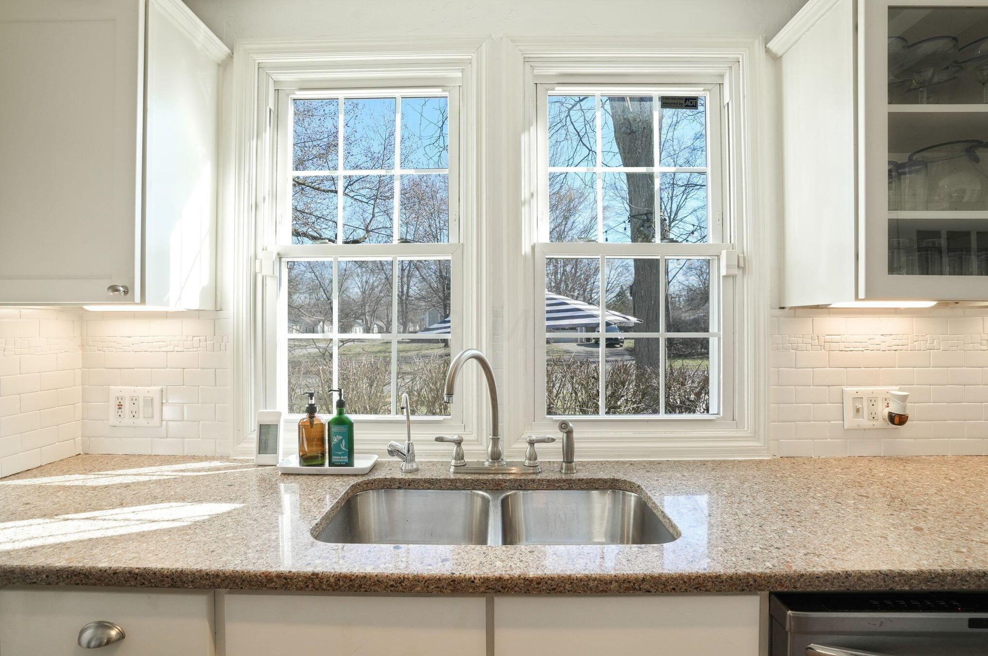 395 Selby Blvd, Columbus OH  43085-3623 exterior