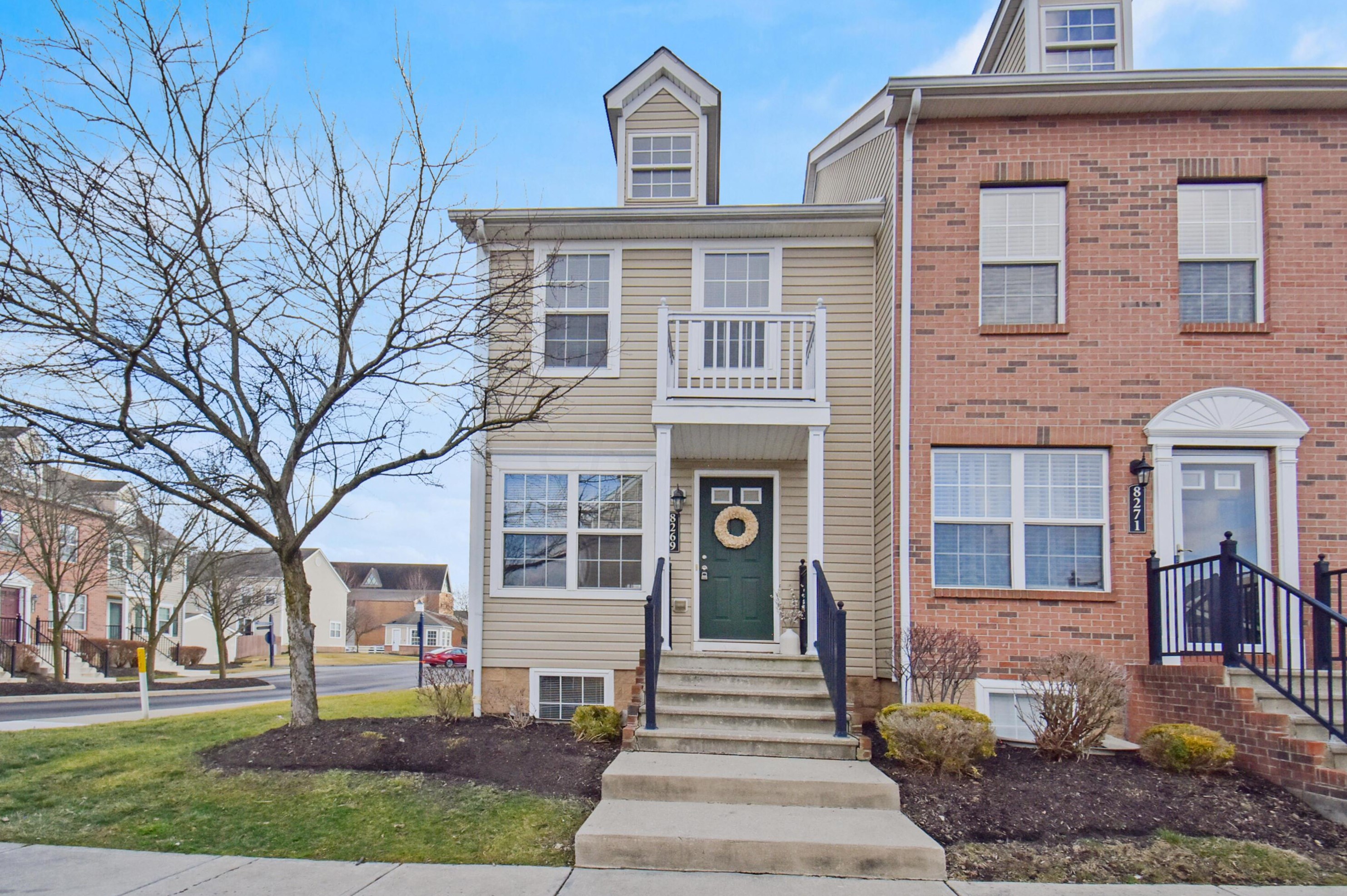8269 Bruntsfield Rd, Columbus, OH 43235-5062