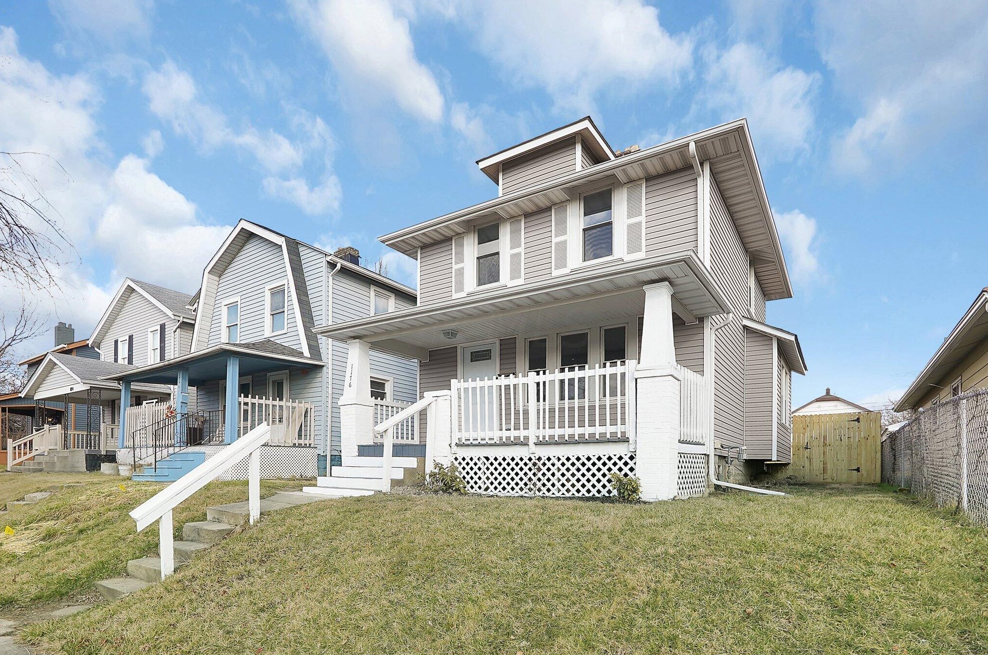 1176 Sidney St, Columbus OH  43201-2954 exterior