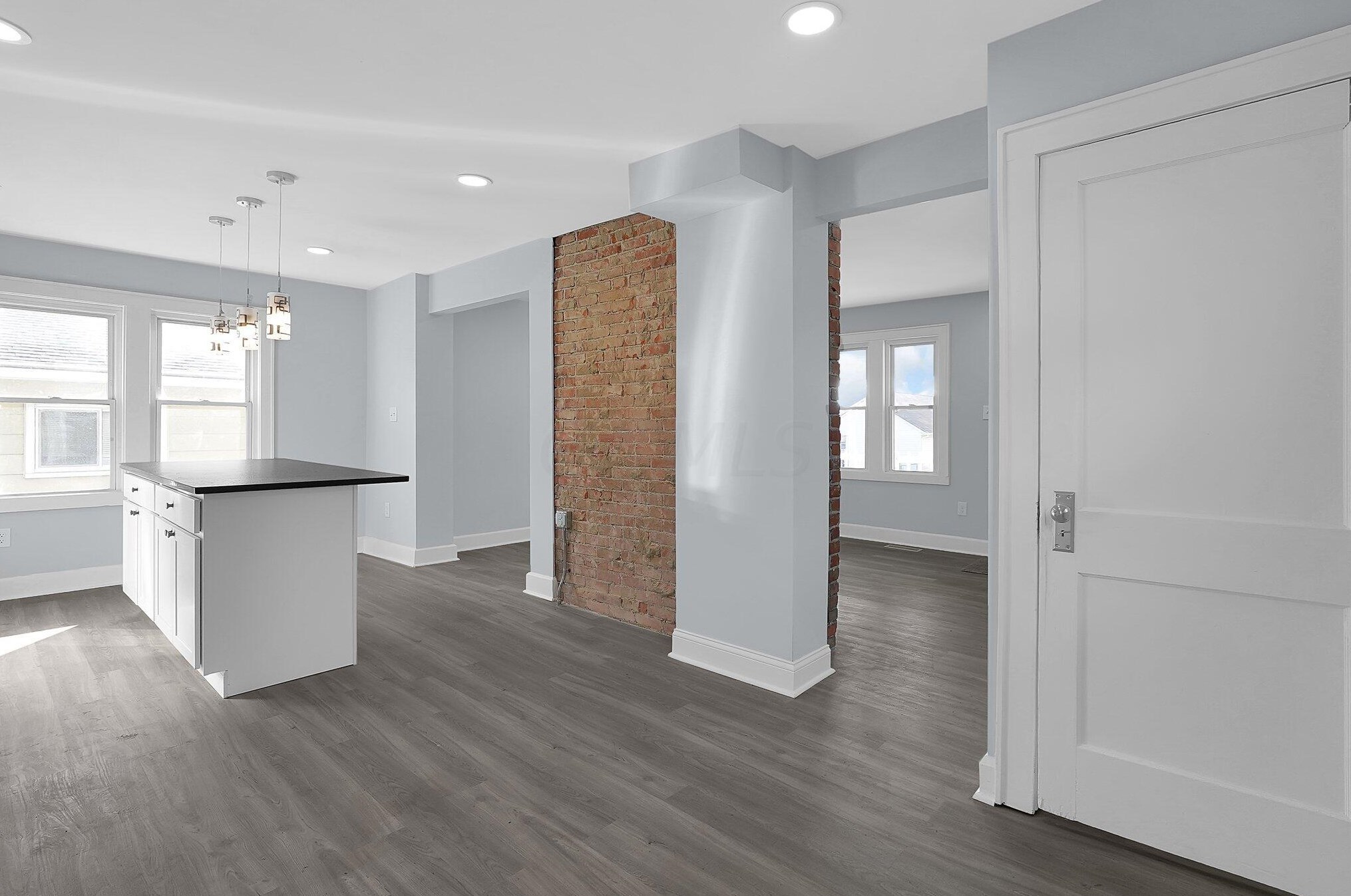 1176 Sidney St, Columbus OH  43201-2954 exterior