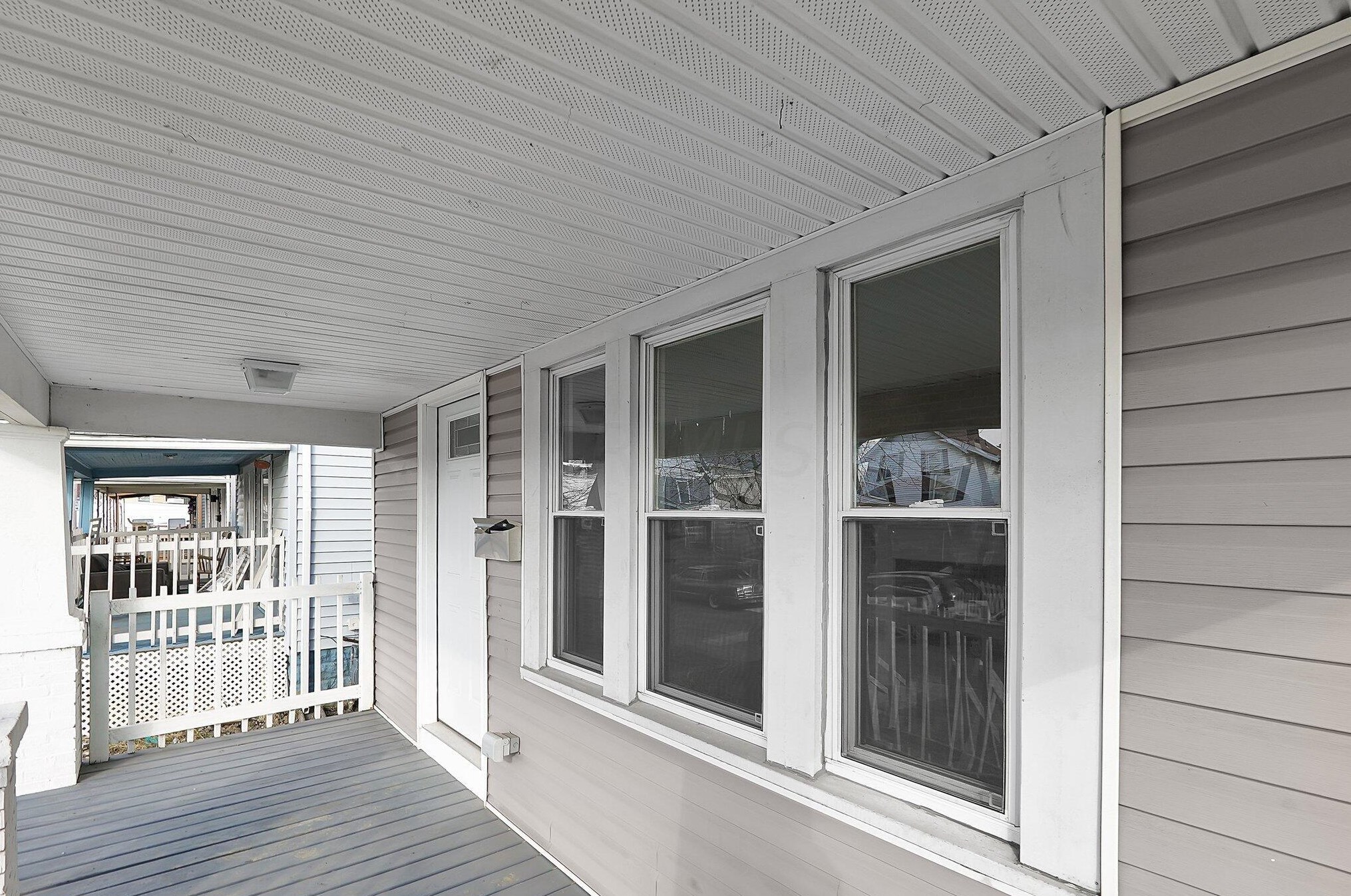 1176 Sidney St, Columbus OH  43201-2954 exterior