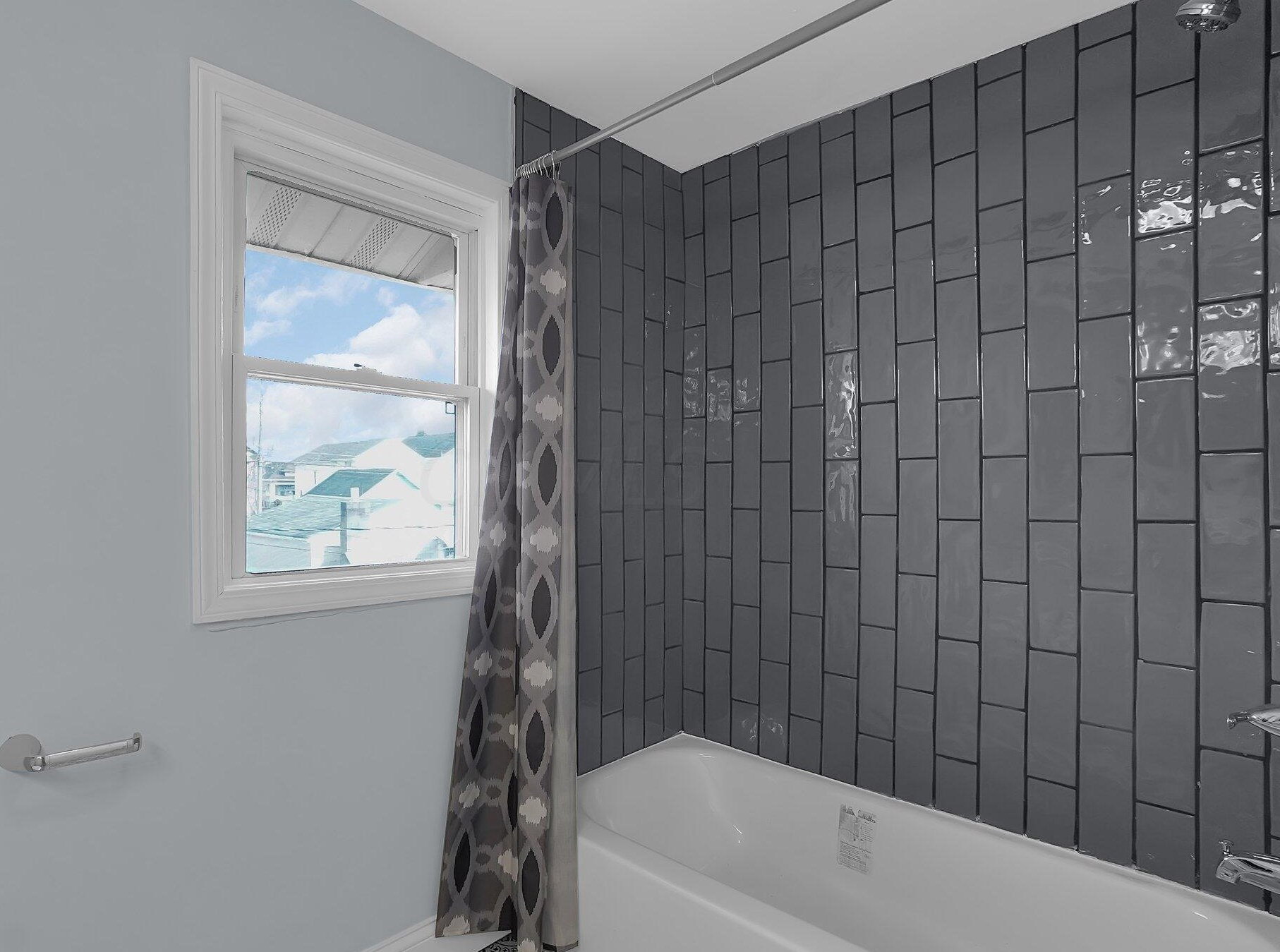 1176 Sidney St, Columbus OH  43201-2954 exterior