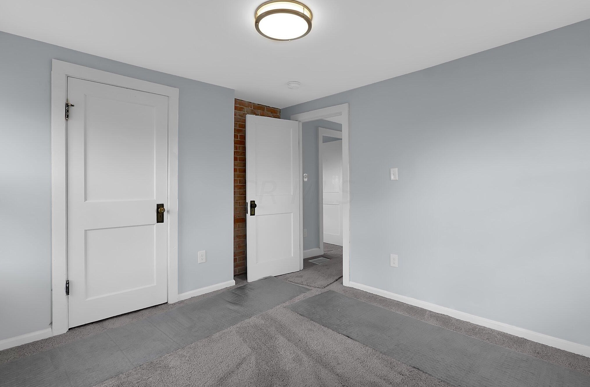 1176 Sidney St, Columbus OH  43201-2954 exterior