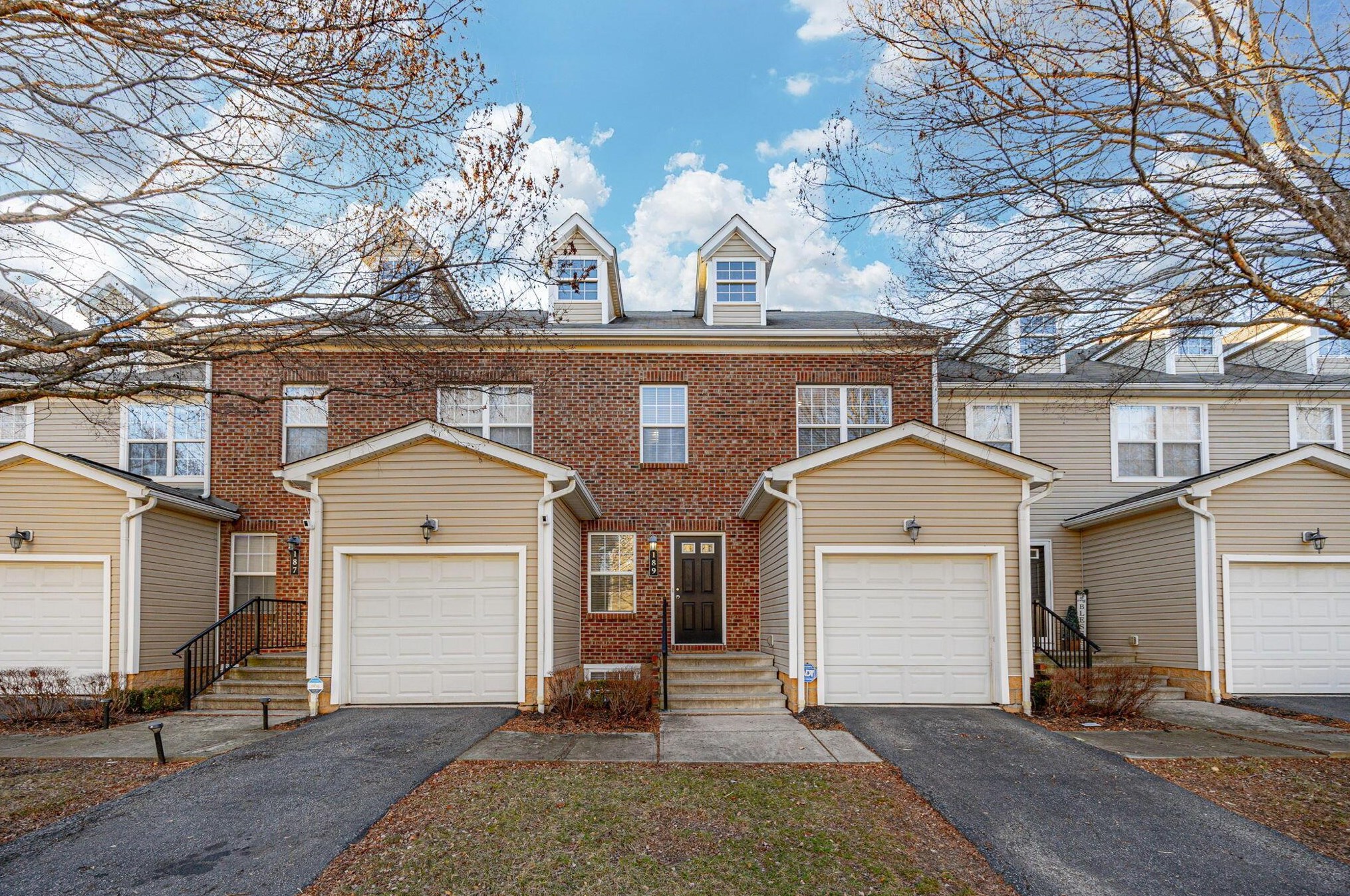 189 Prairie Creek Way, Columbus, OH 43213