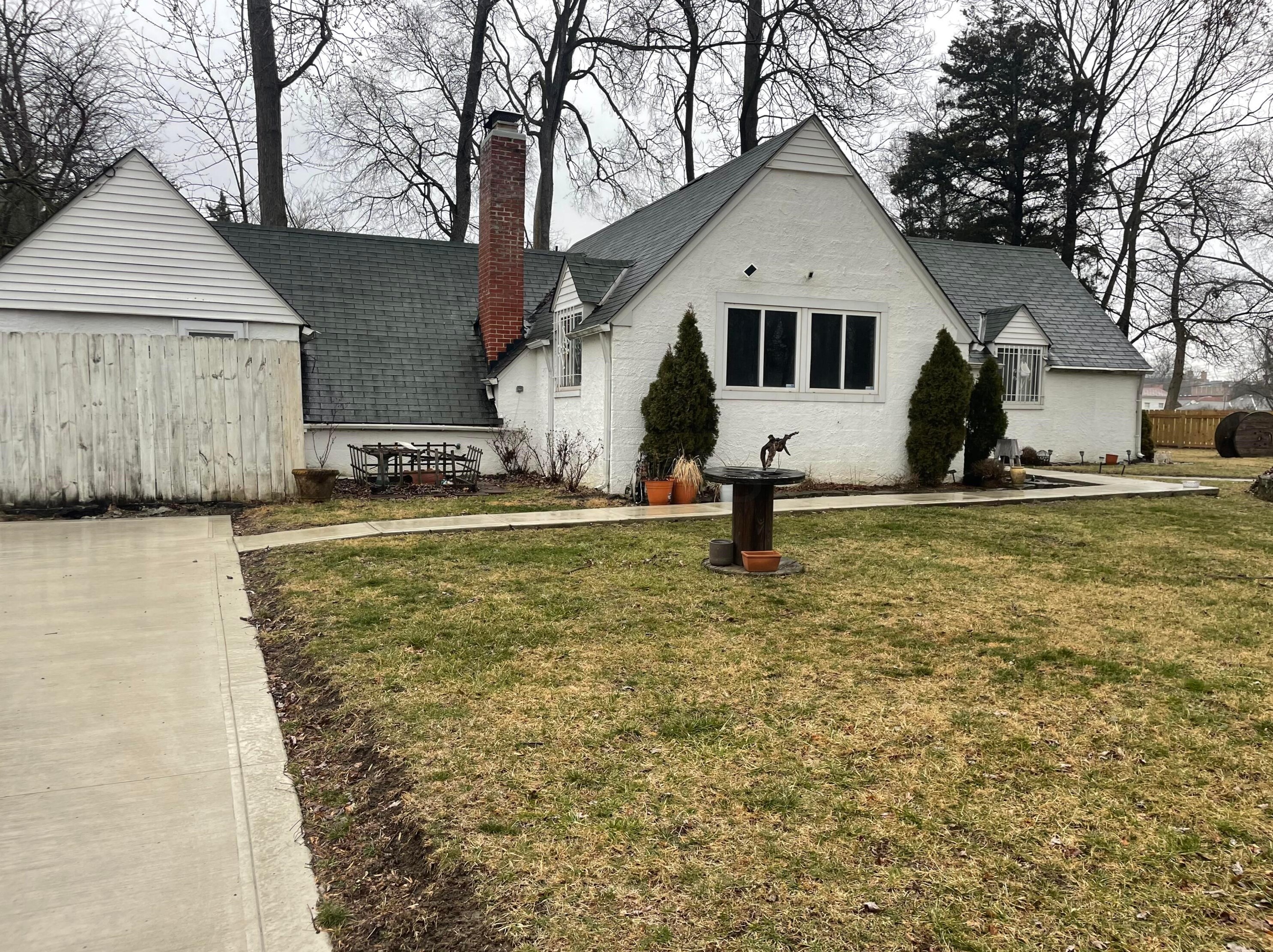 1103 Wellington Blvd, Columbus, OH 43219-2183