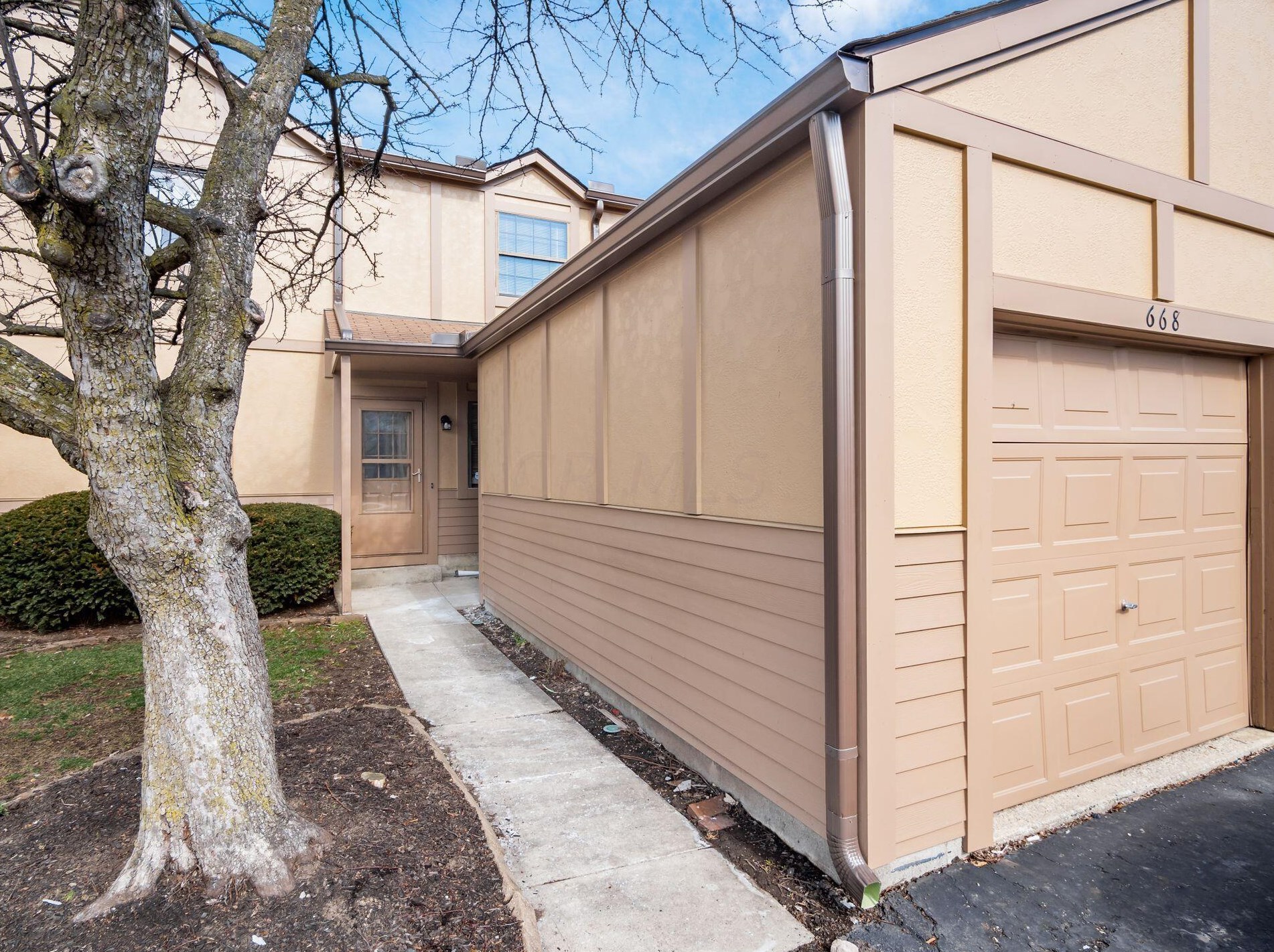 668 Alta View Ct, Sharon Township, OH 43085