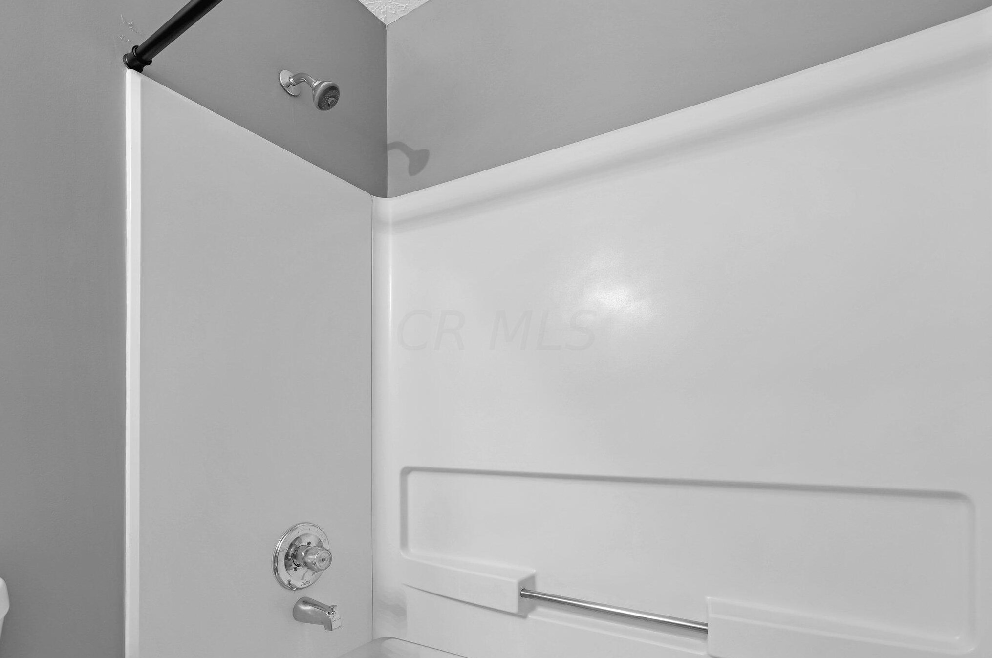 1544 Berkhard Dr, Columbus OH  43223-3385 exterior