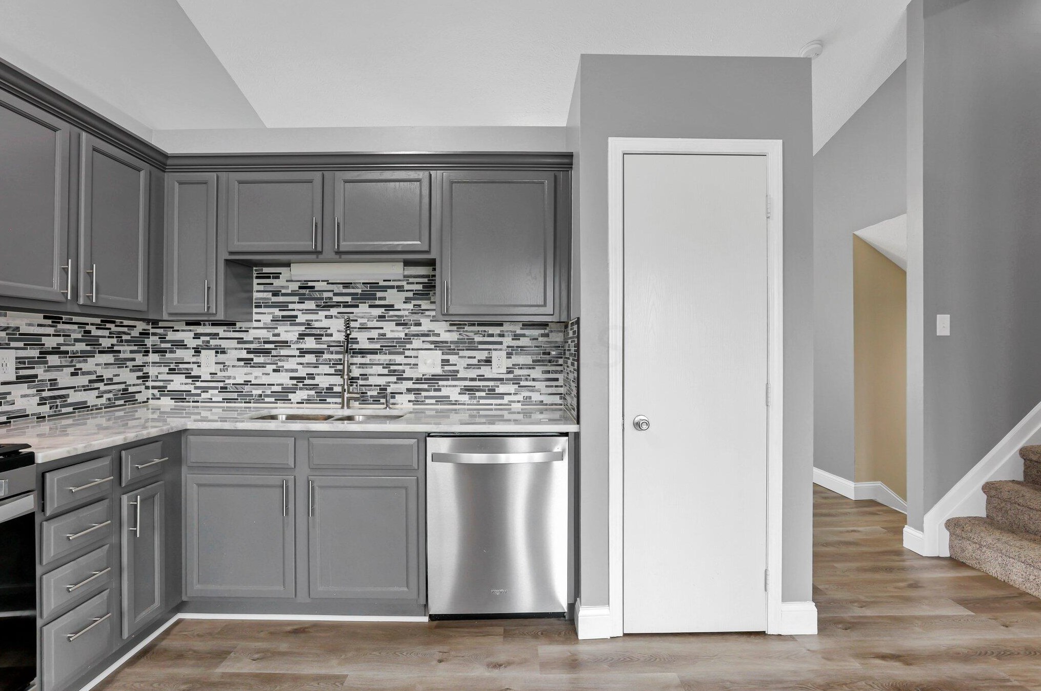 1544 Berkhard Dr, Columbus OH  43223-3385 exterior