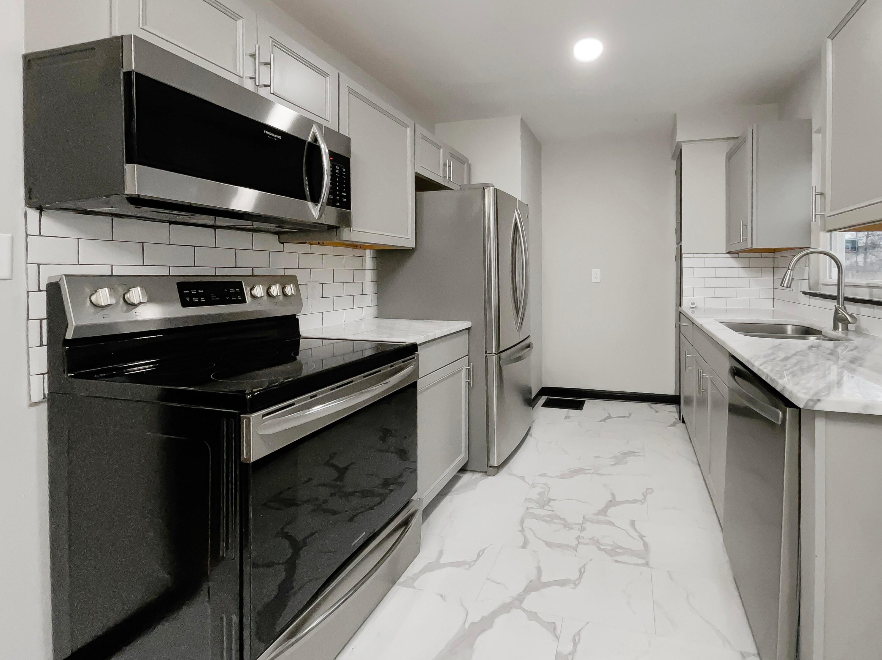 1259 Weldon Ave, Columbus OH  43224-4162 exterior