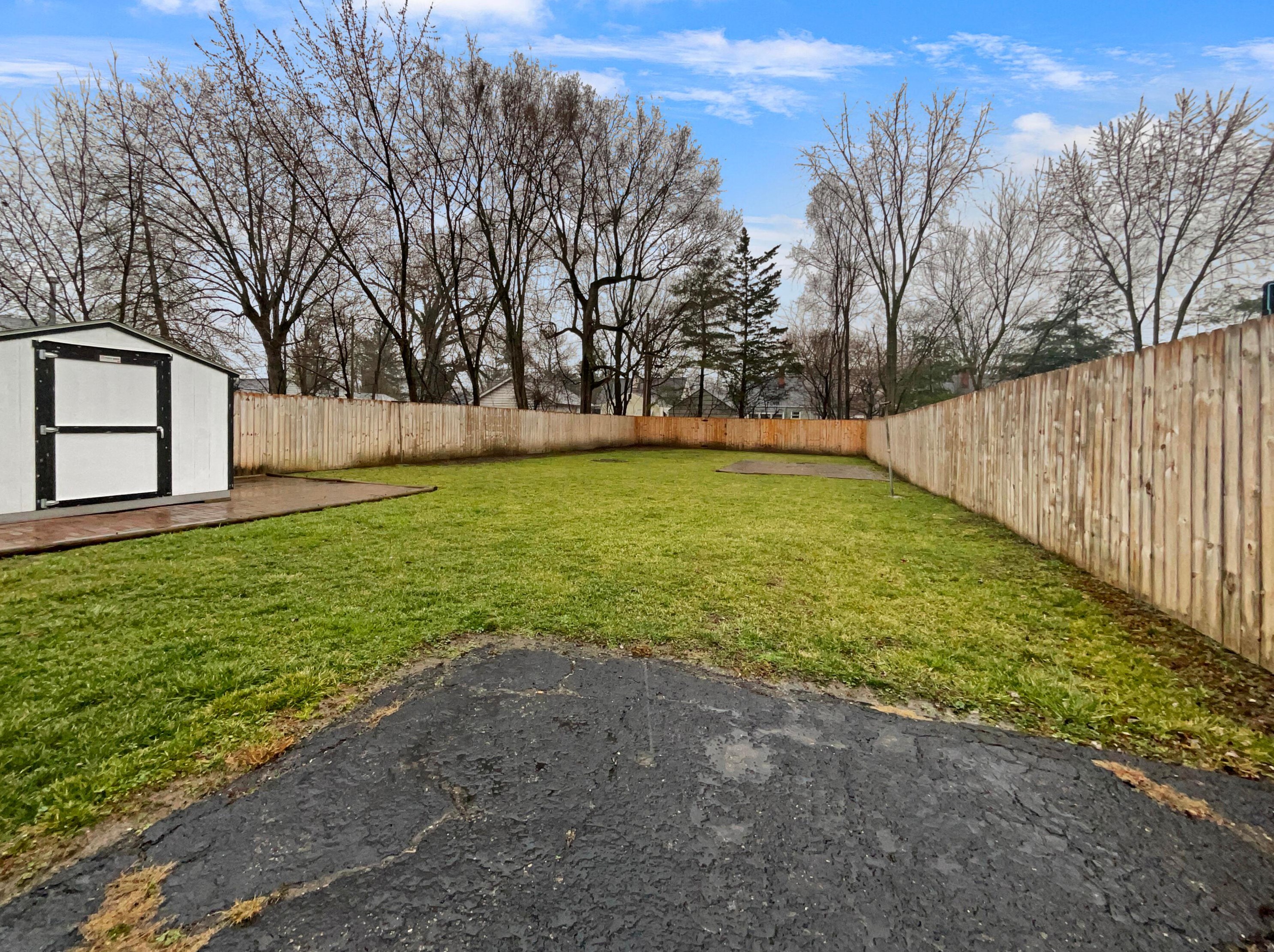 1259 Weldon Ave, Columbus OH  43224-4162 exterior