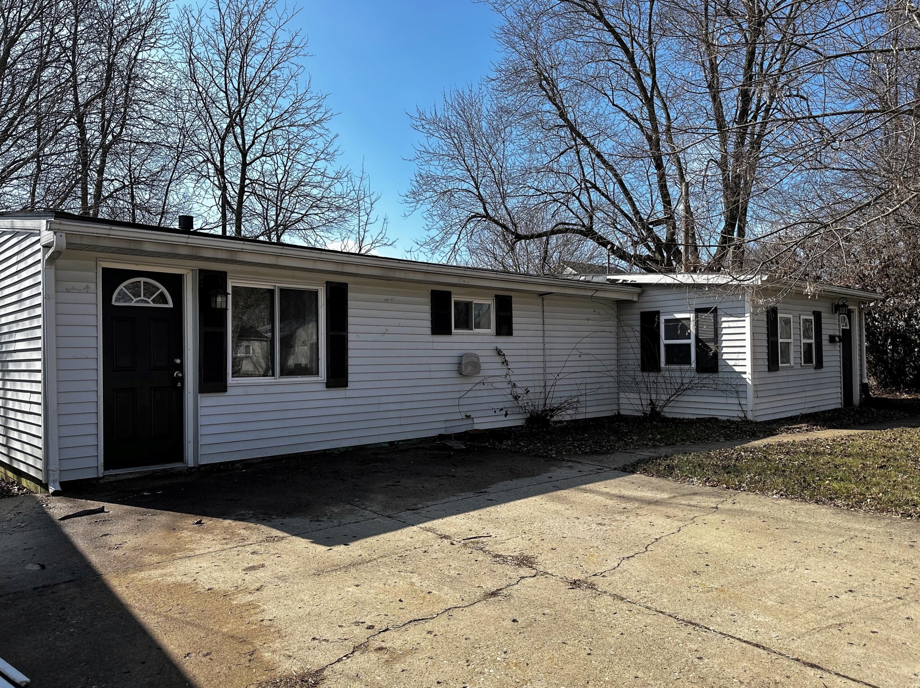 17 Kendall St, London, OH 43140-1501