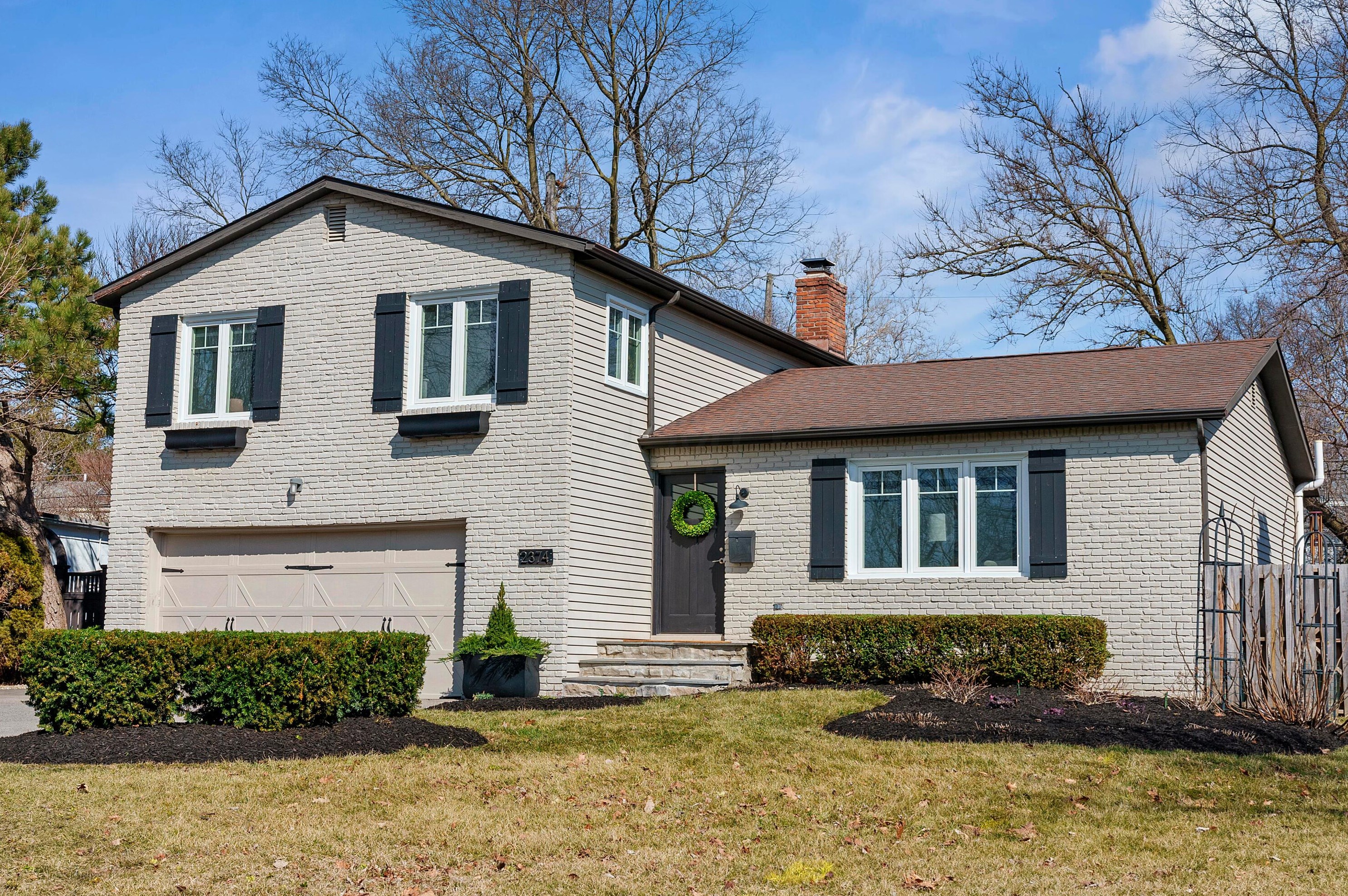 2374 Cambridge Blvd, Columbus, OH 43221-4001