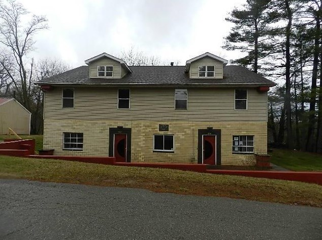 469 White Oak Ave, Zanesville, OH 43701