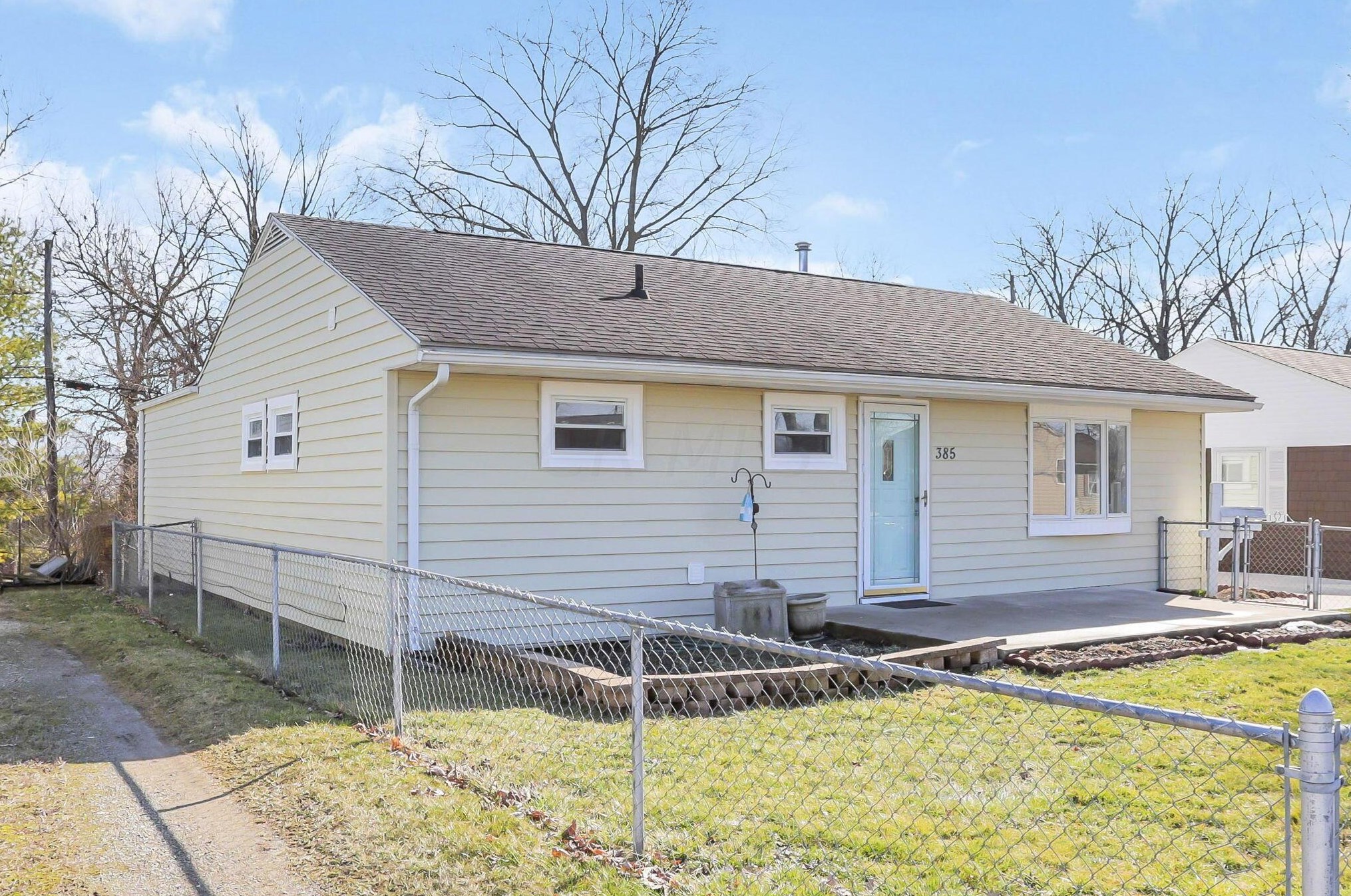 385 Madison S Dr, West Jefferson, OH 43162