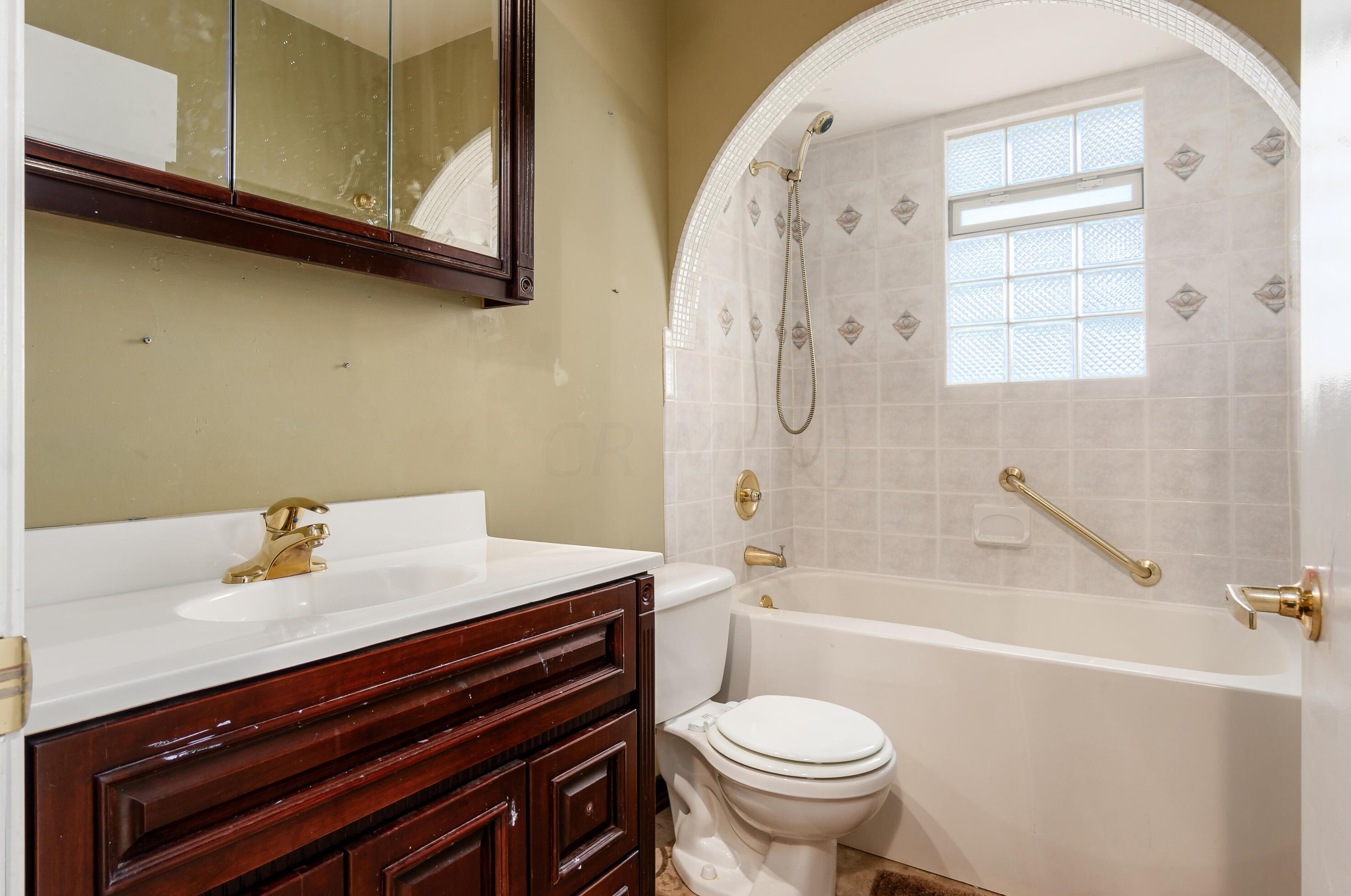 6252 Willowcrest Dr, Columbus OH  43229-2146 exterior