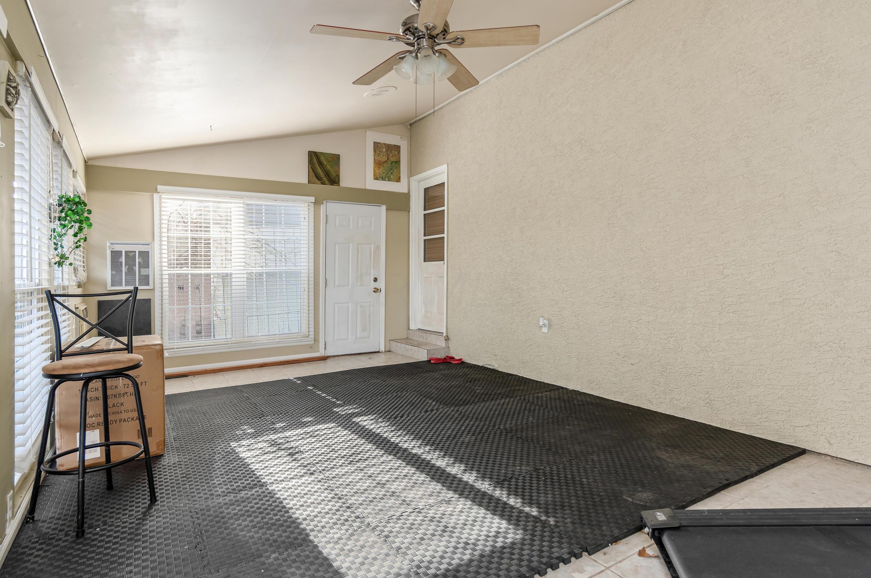 6252 Willowcrest Dr, Columbus OH  43229-2146 exterior