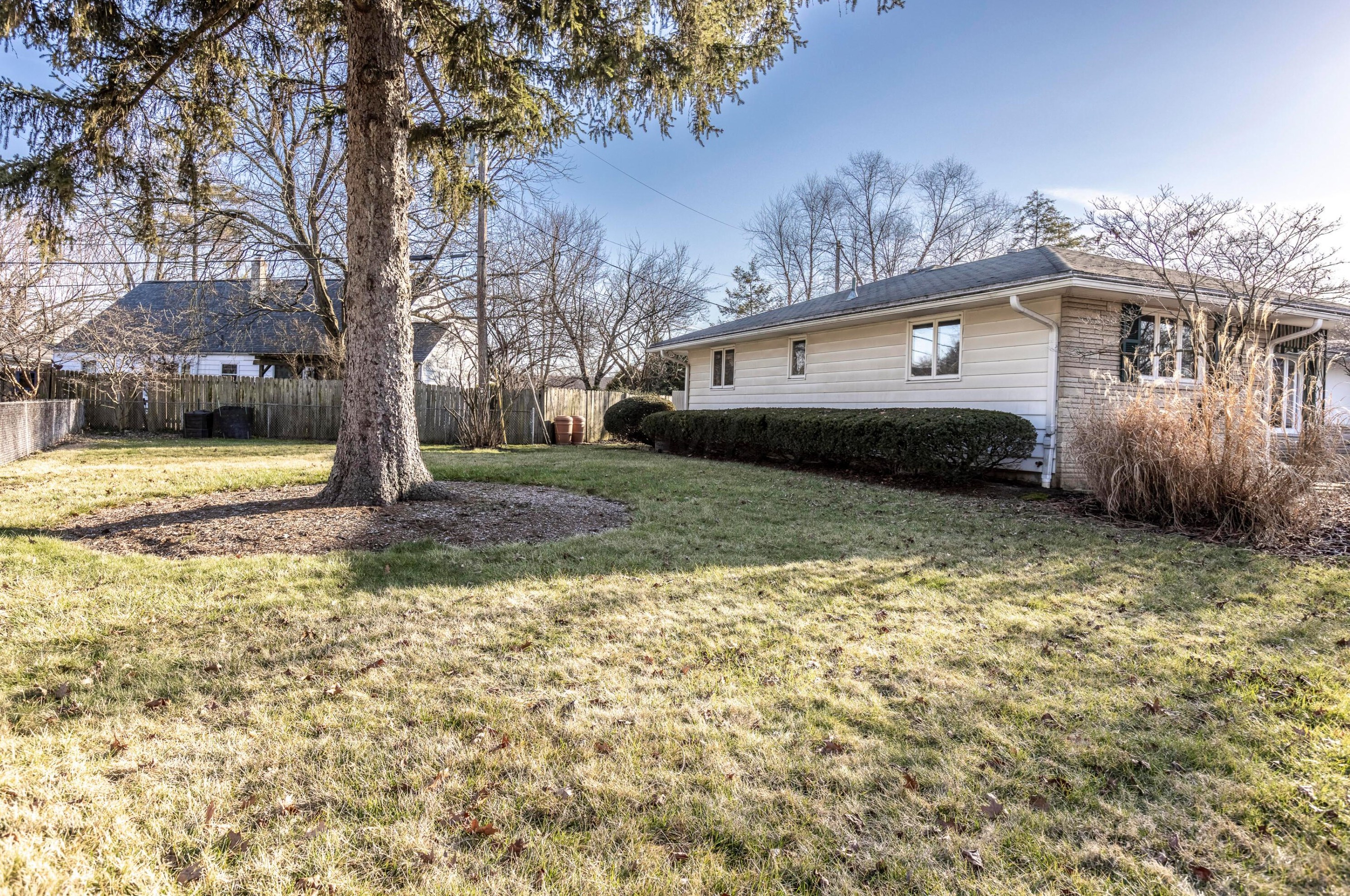 2525 Lakewood Dr, Columbus OH 43231-4859 exterior