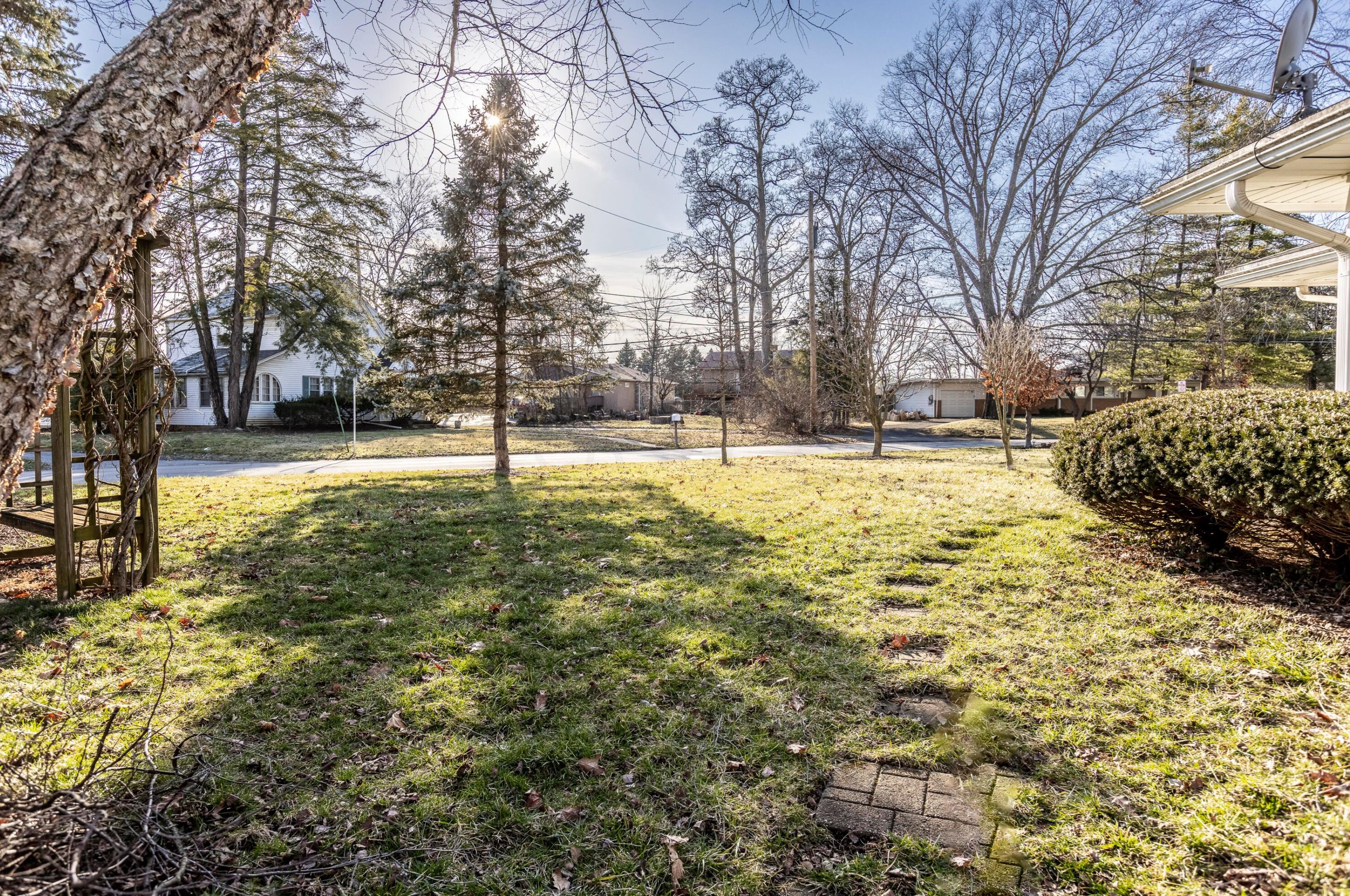 2525 Lakewood Dr, Columbus OH 43231-4859 exterior