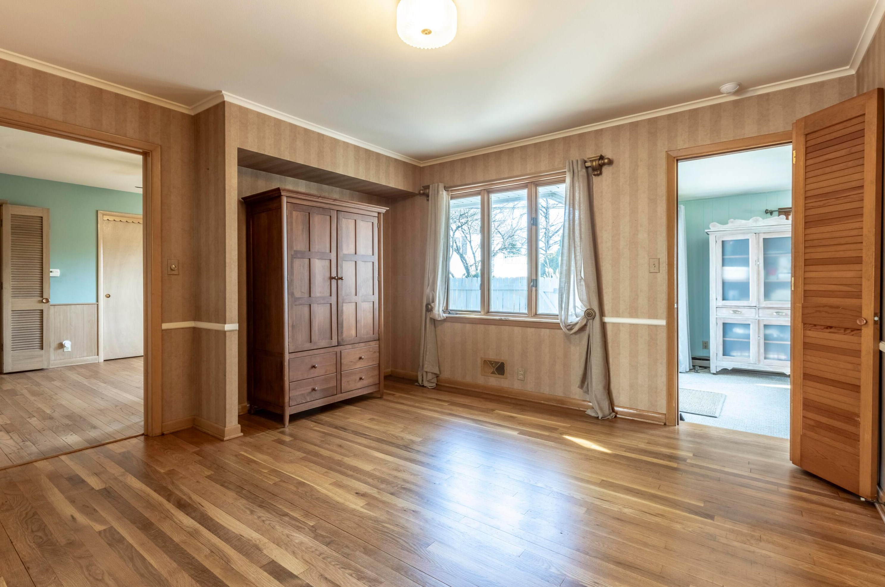 2525 Lakewood Dr, Columbus OH 43231-4859 exterior