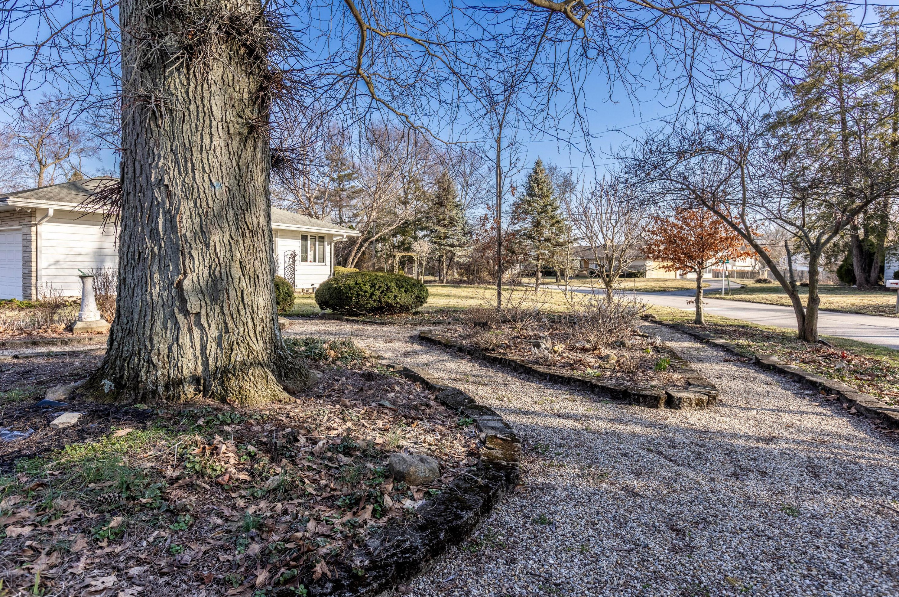 2525 Lakewood Dr, Columbus OH 43231-4859 exterior