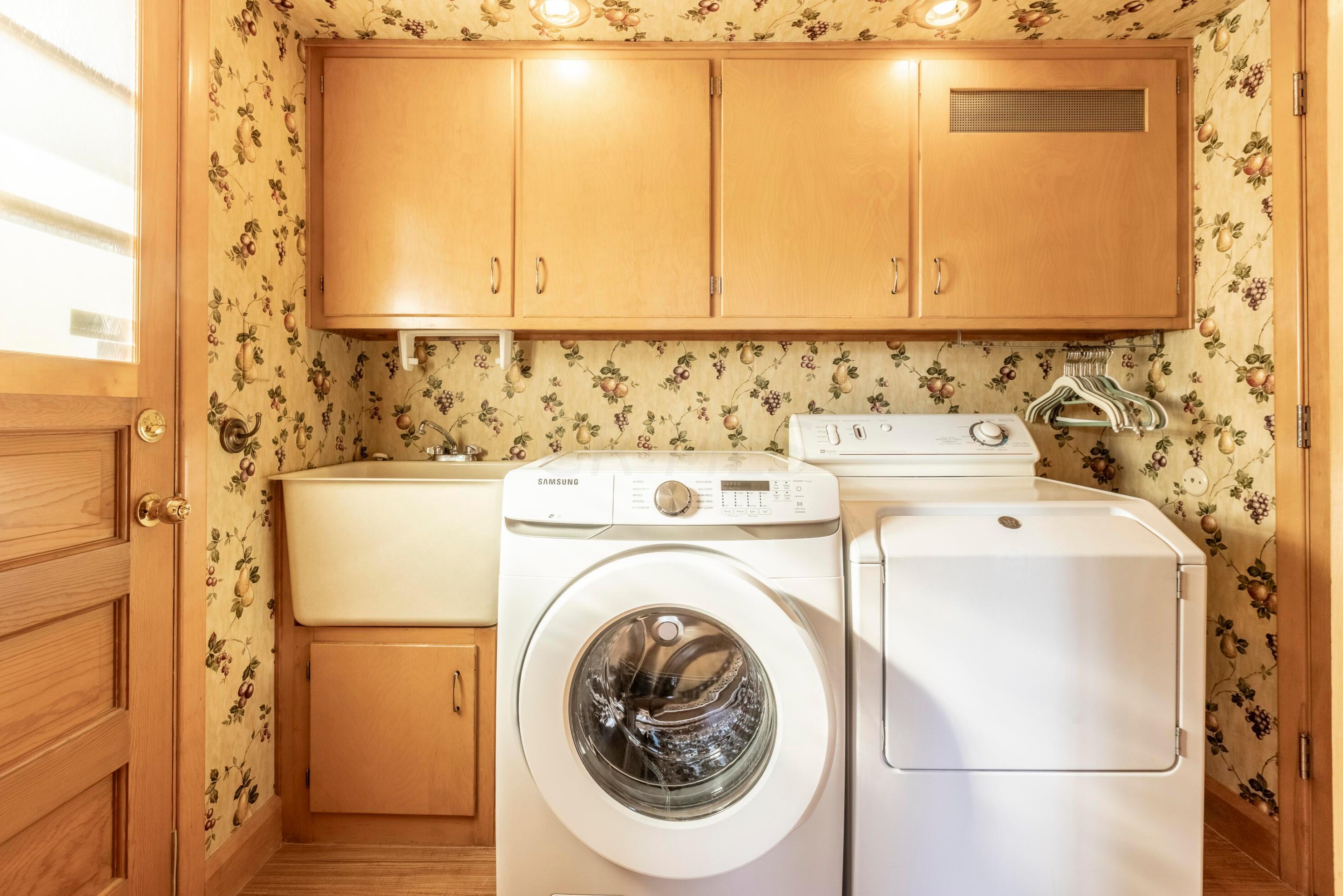 2525 Lakewood Dr, Columbus OH 43231-4859 exterior