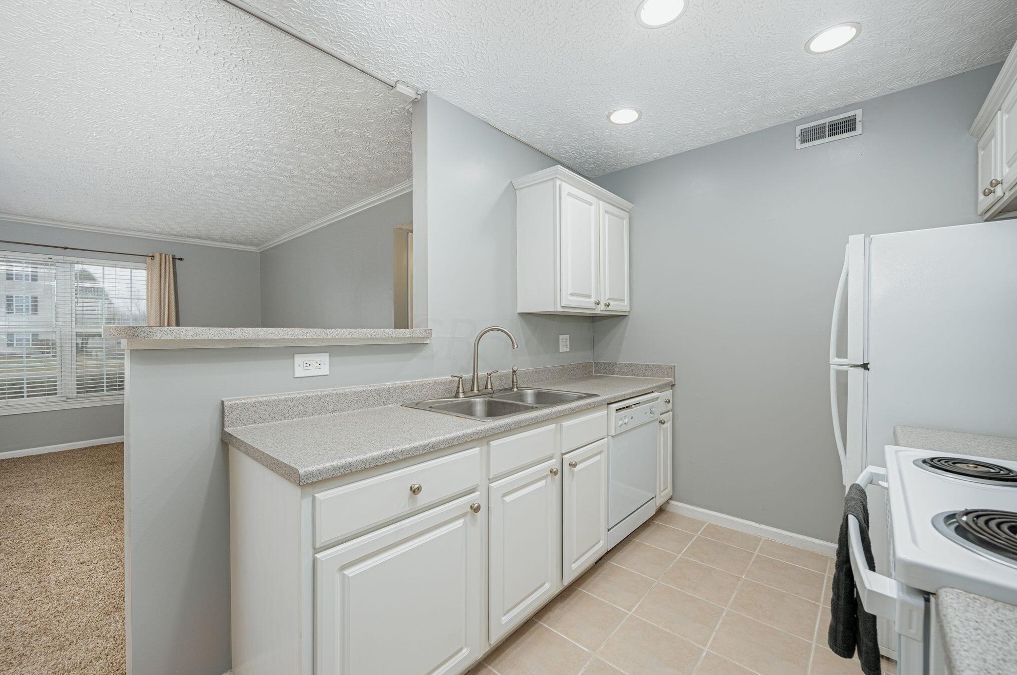 5608 Cypress Chase, Columbus OH  43228-7216 exterior