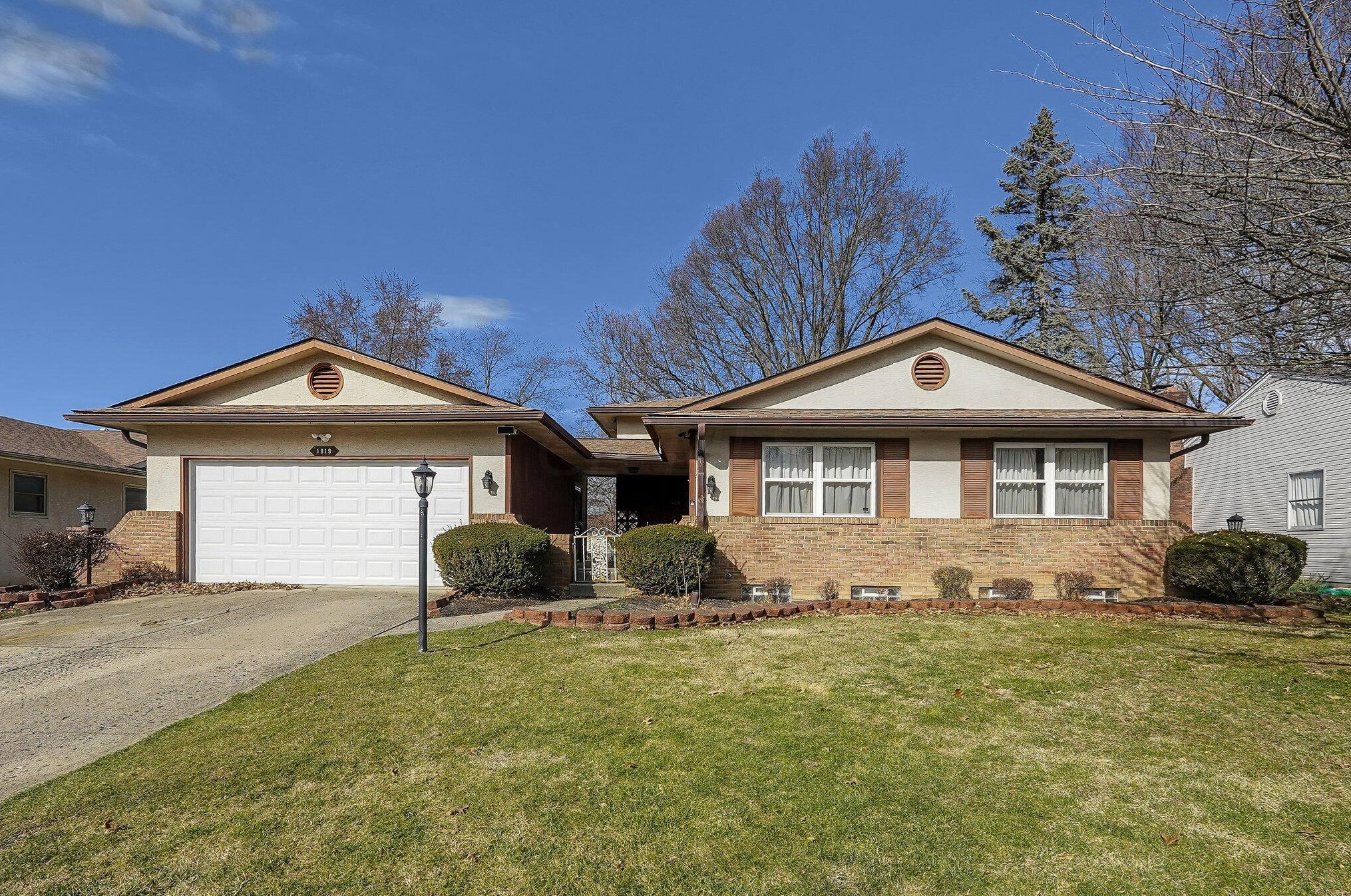 1919 Birkdale Dr, Columbus, OH 43232-3024