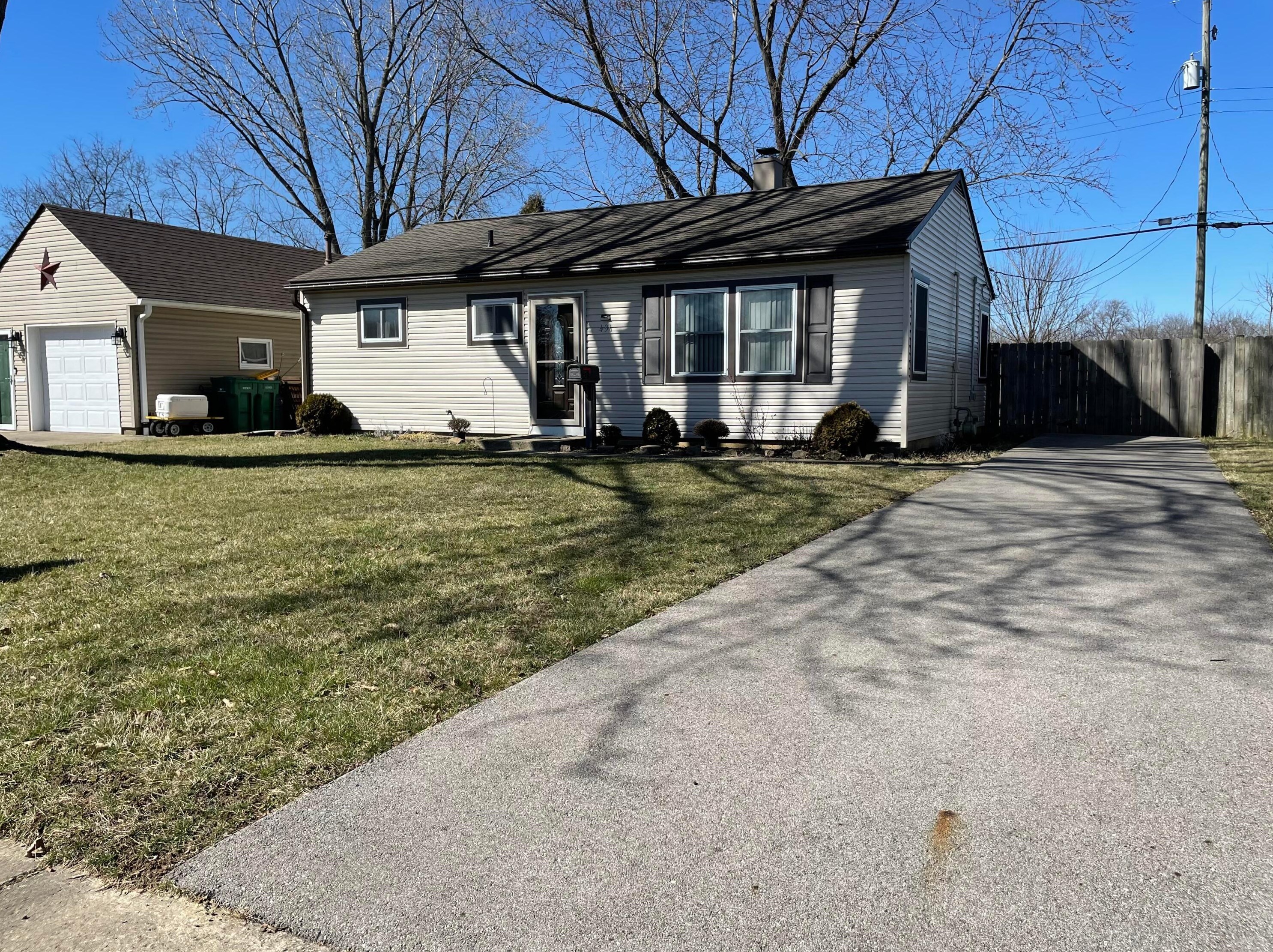436 Madison N Dr, West Jefferson, OH 43162