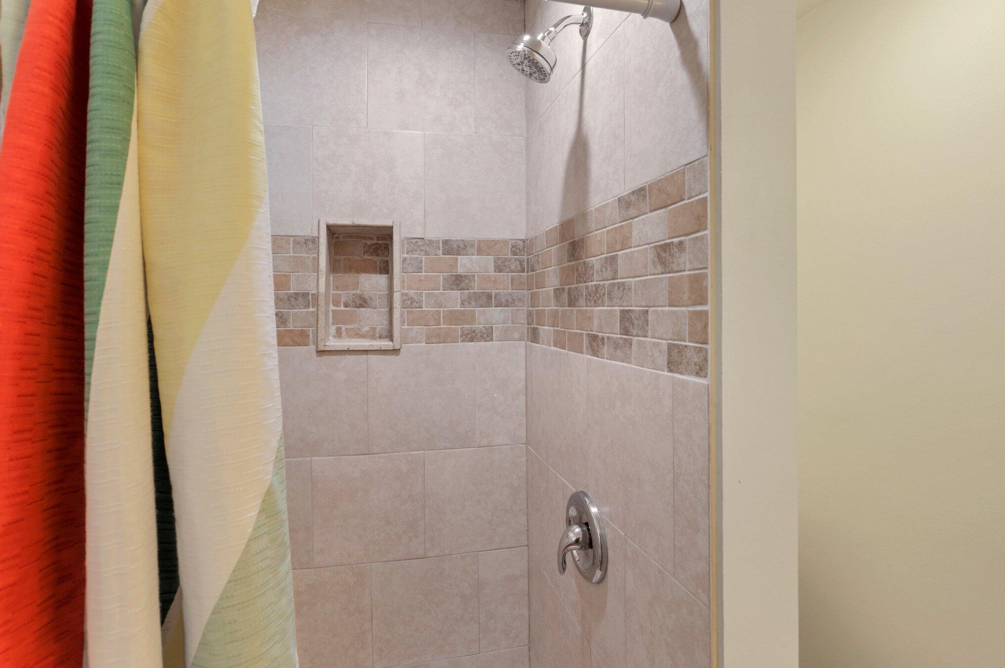 2887 Clermont Rd, Columbus OH  43209-3017 exterior