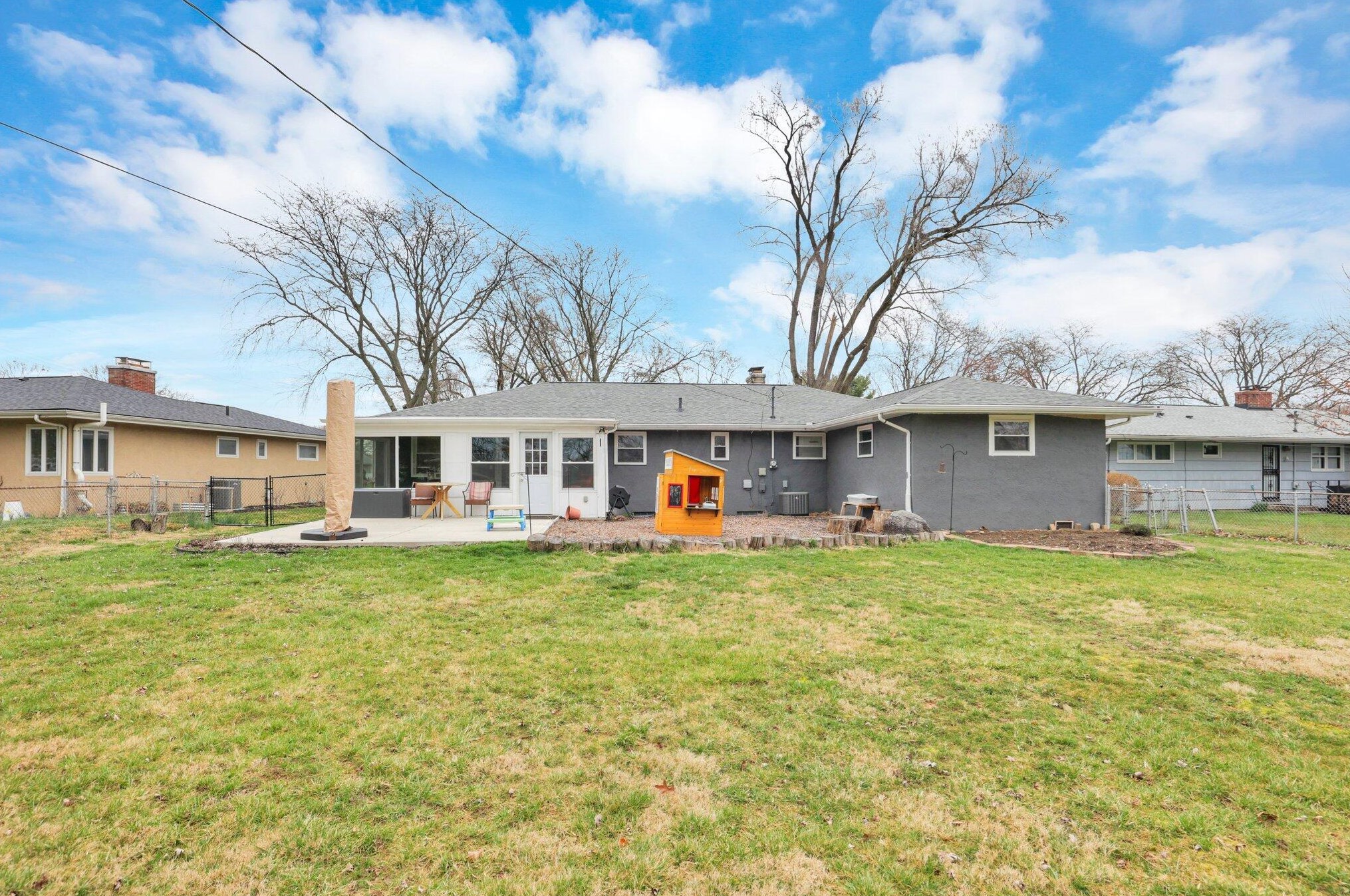 2887 Clermont Rd, Columbus OH  43209-3017 exterior