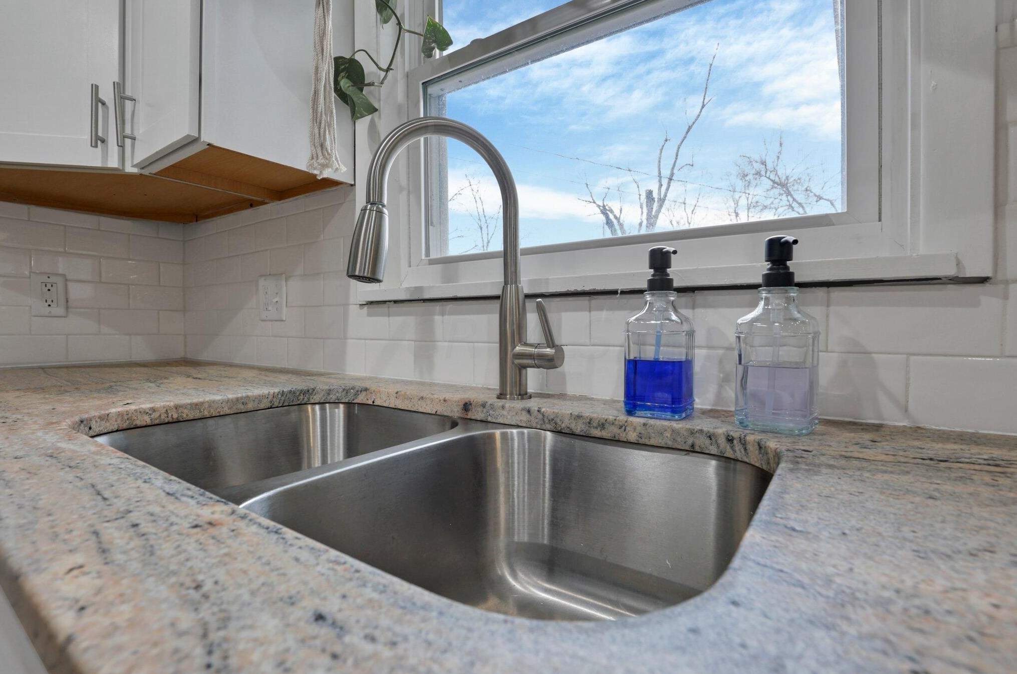 2887 Clermont Rd, Columbus OH  43209-3017 exterior