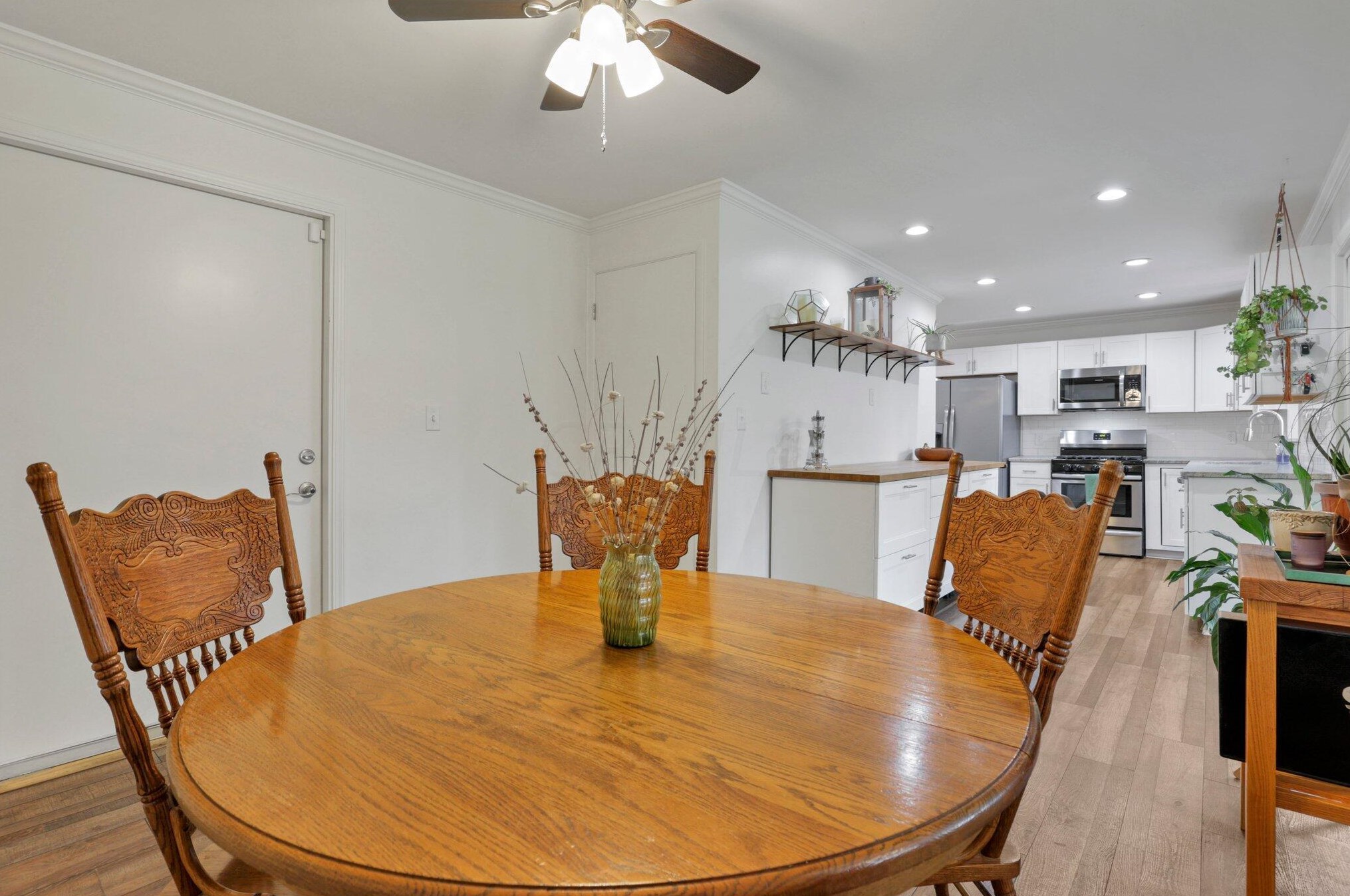 2887 Clermont Rd, Columbus OH  43209-3017 exterior