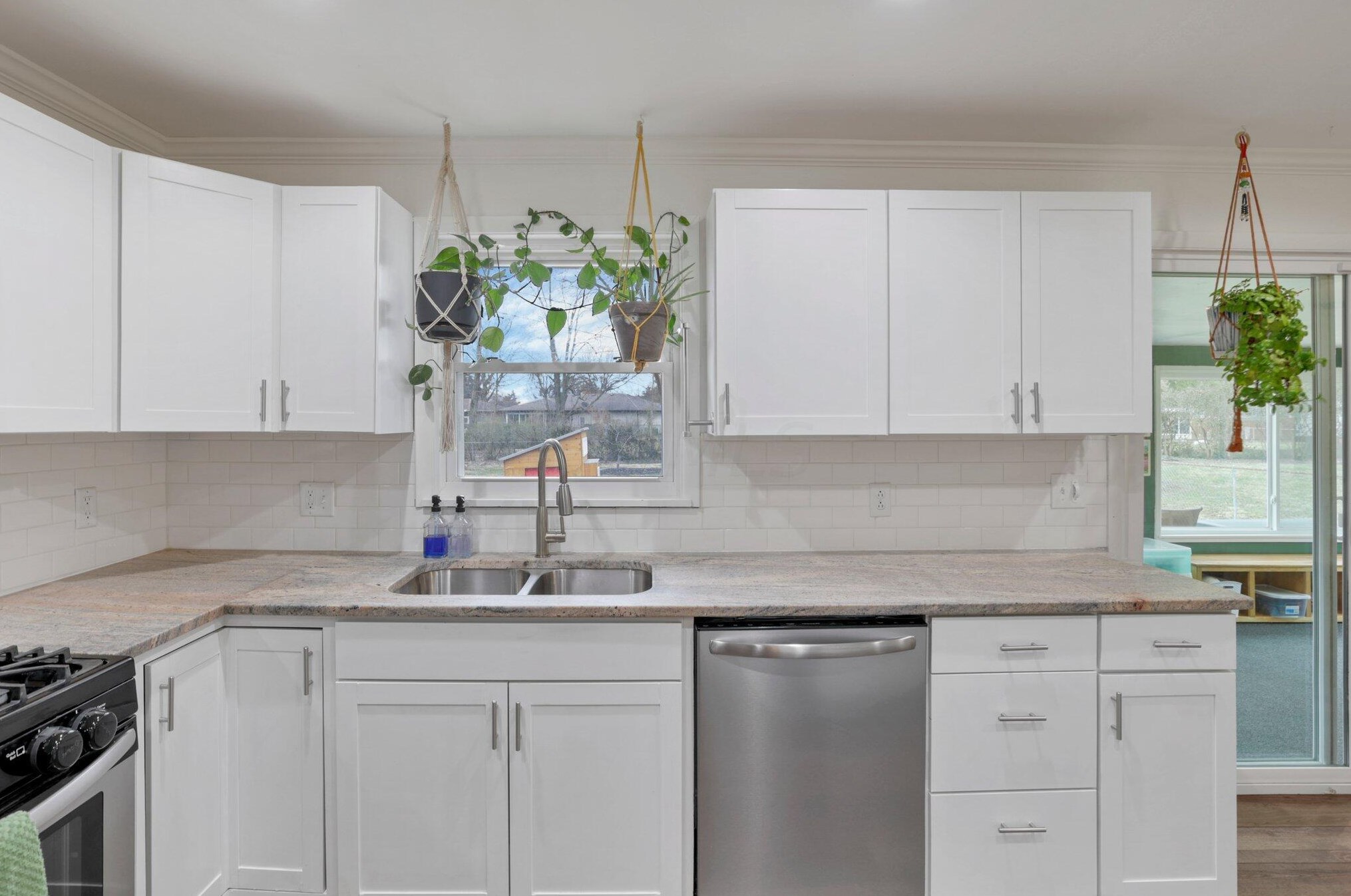 2887 Clermont Rd, Columbus OH  43209-3017 exterior