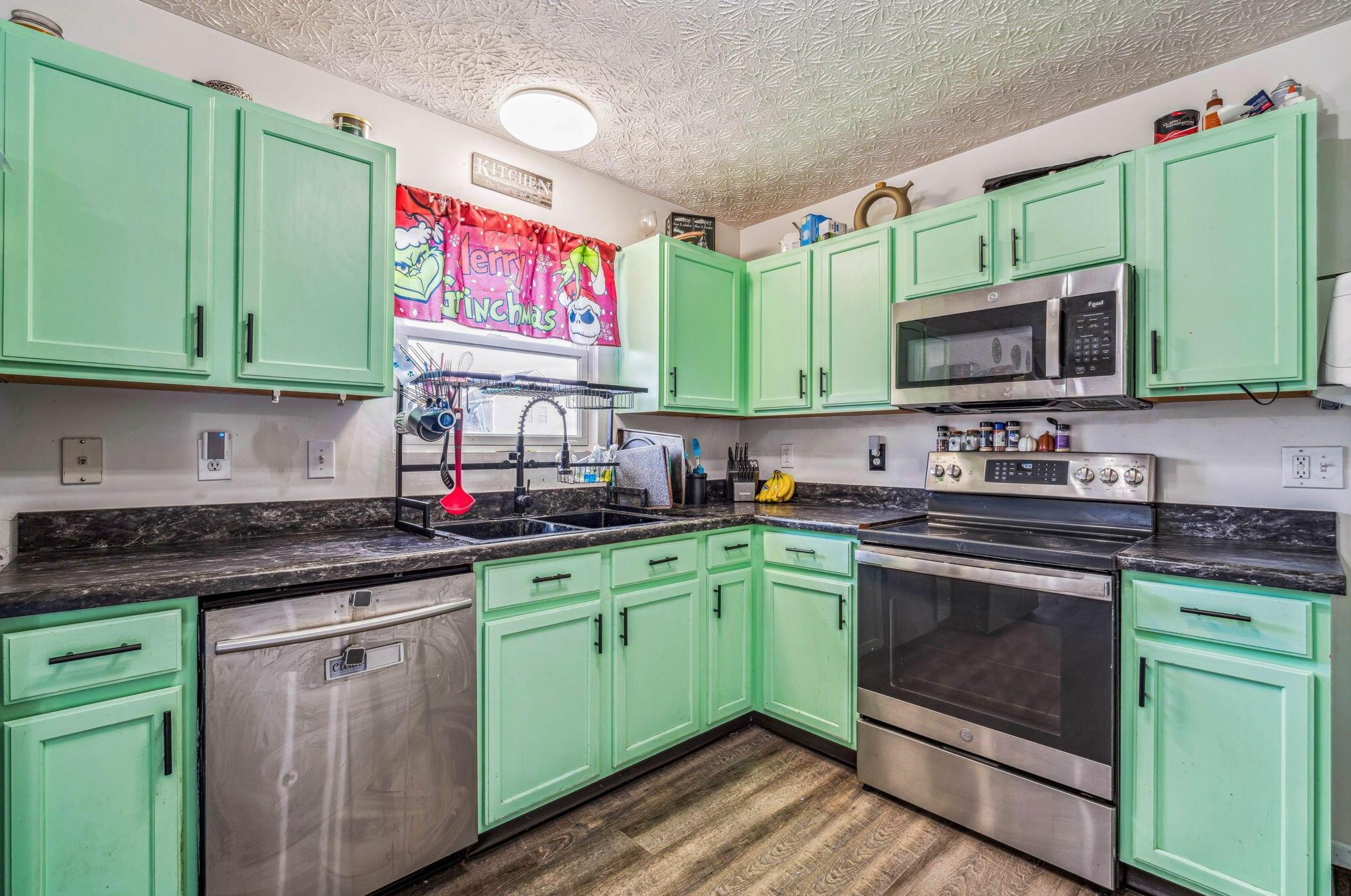 80 Richard Ave, Ashville OH  43103-9000 exterior