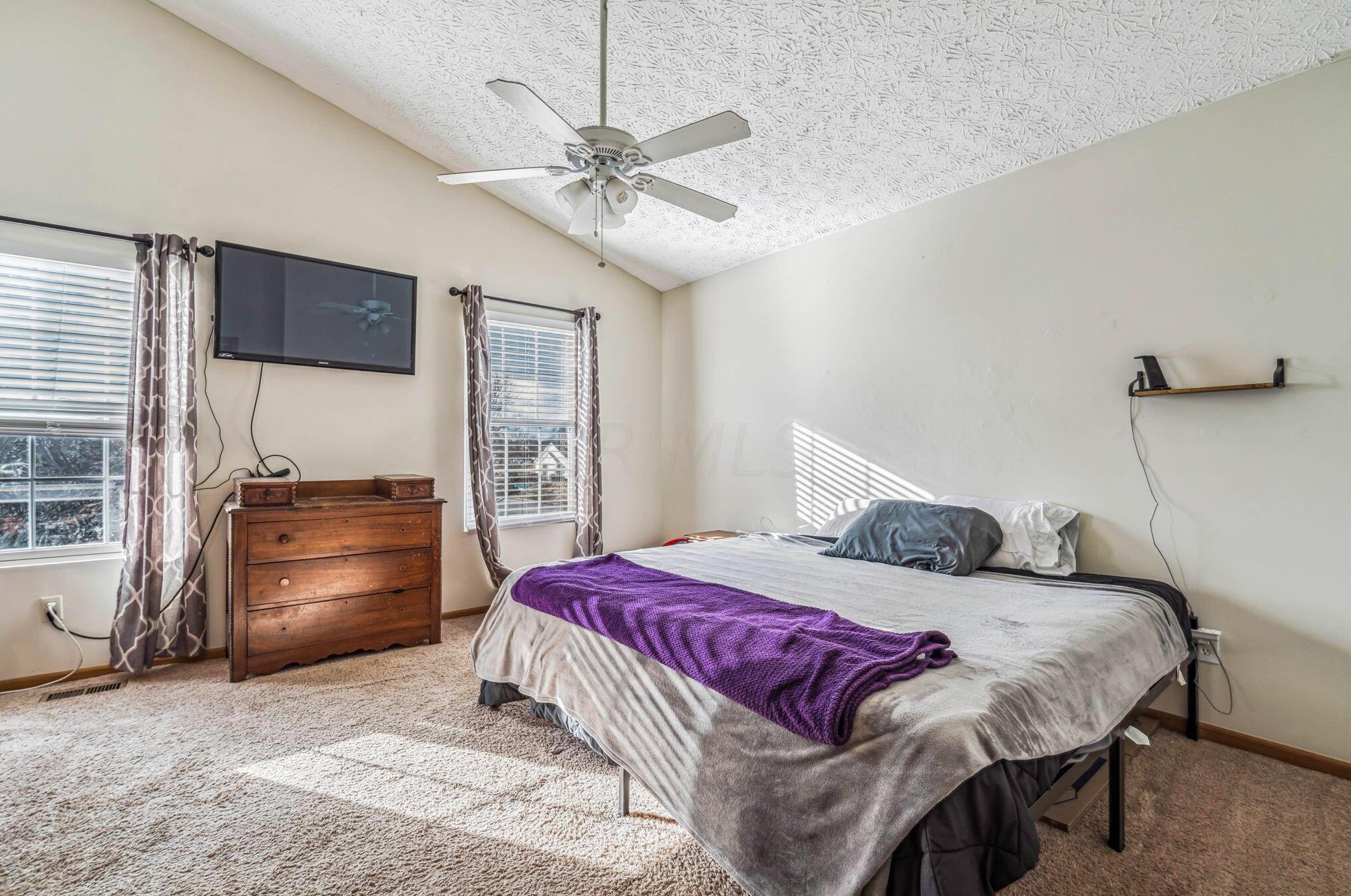 80 Richard Ave, Ashville OH  43103-9000 exterior