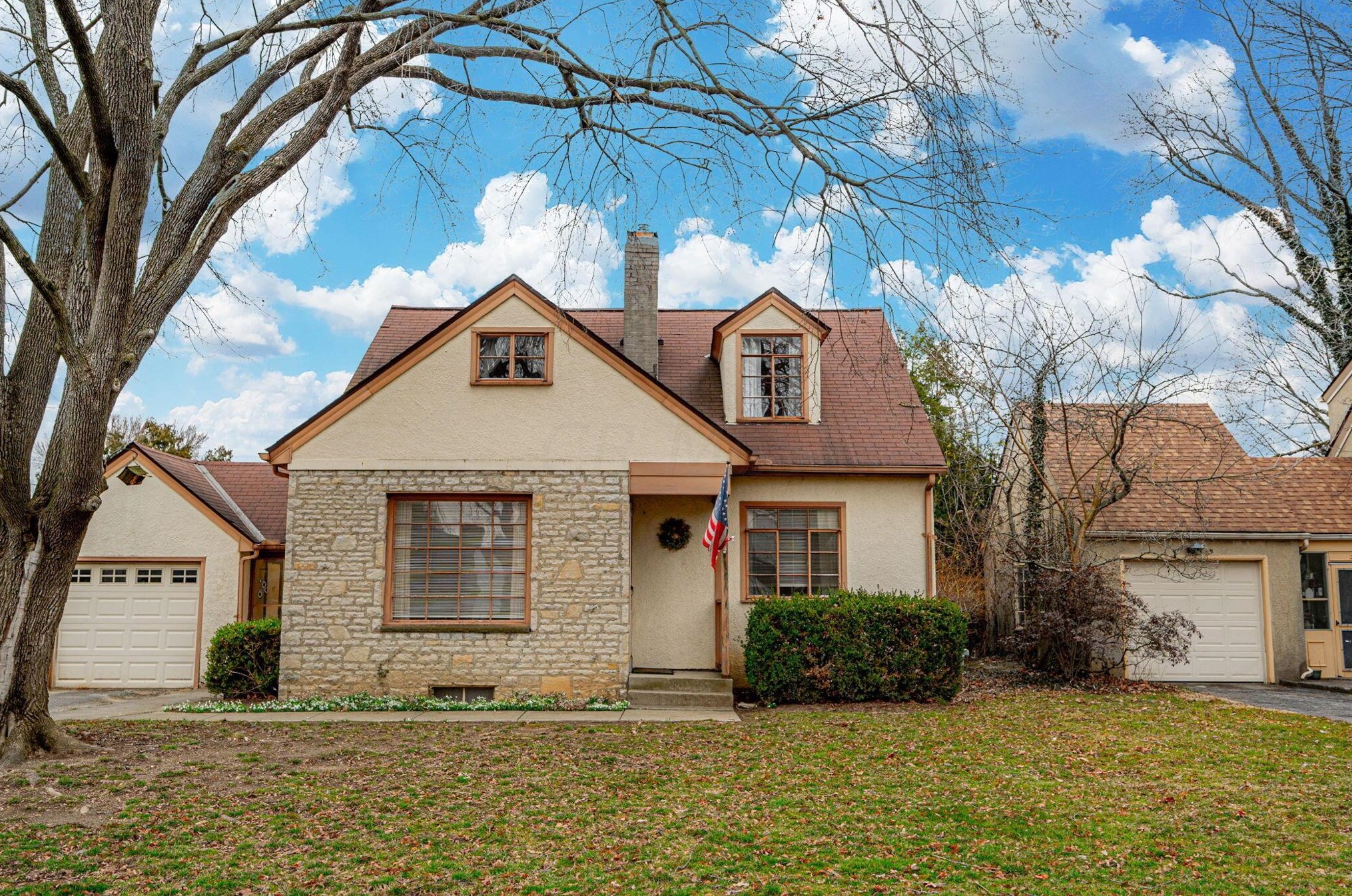 2026 Inchcliff Rd, Columbus, OH 43221-2780