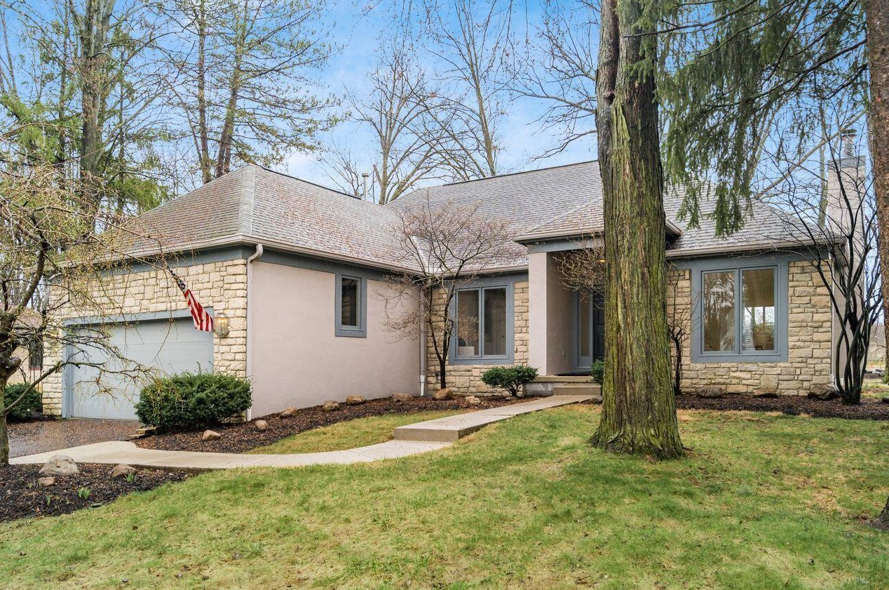377 Pocono Rd, Columbus, OH 43235-5615