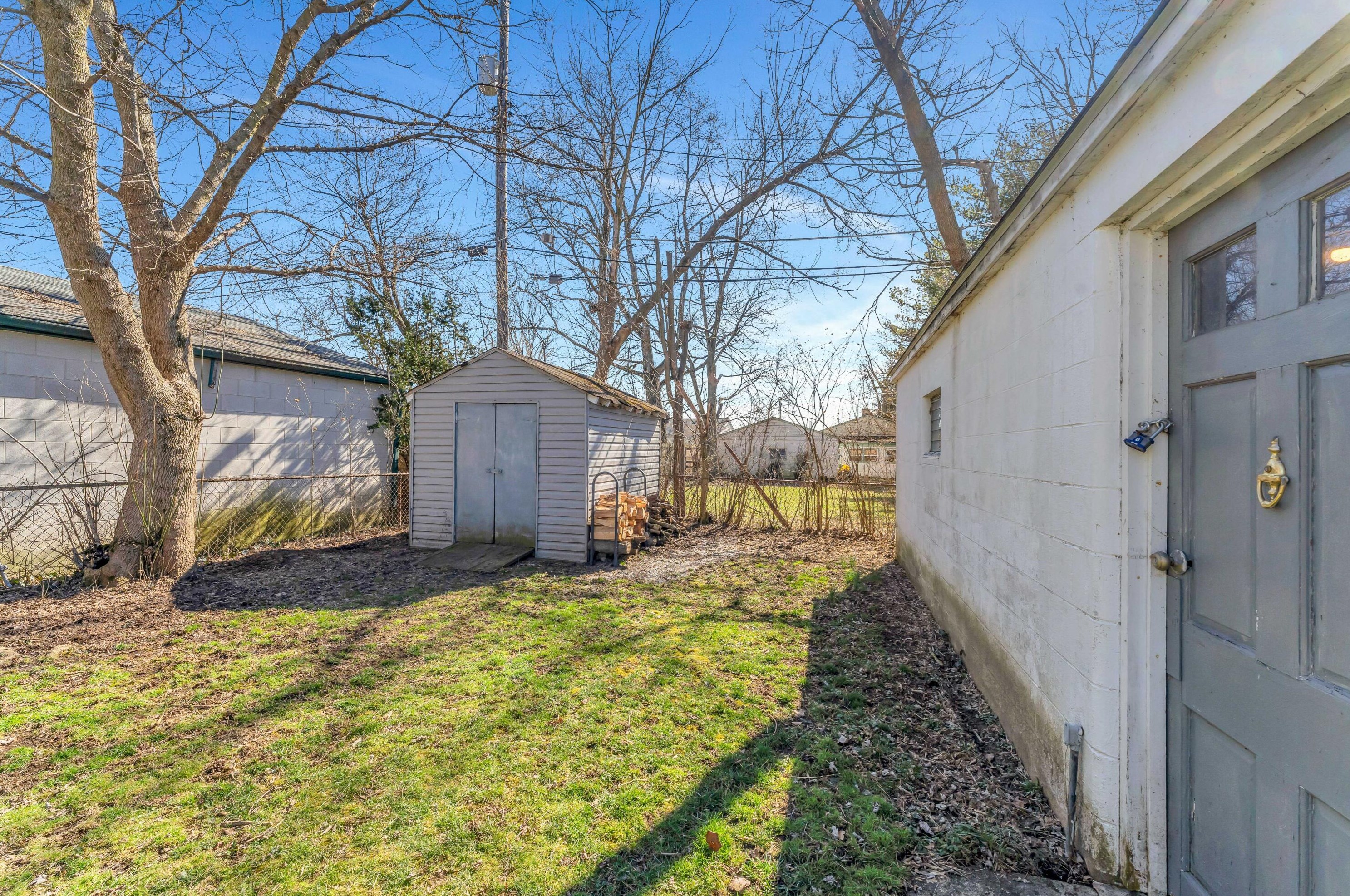 925 Blenheim Rd, Columbus OH 43224-2620 exterior