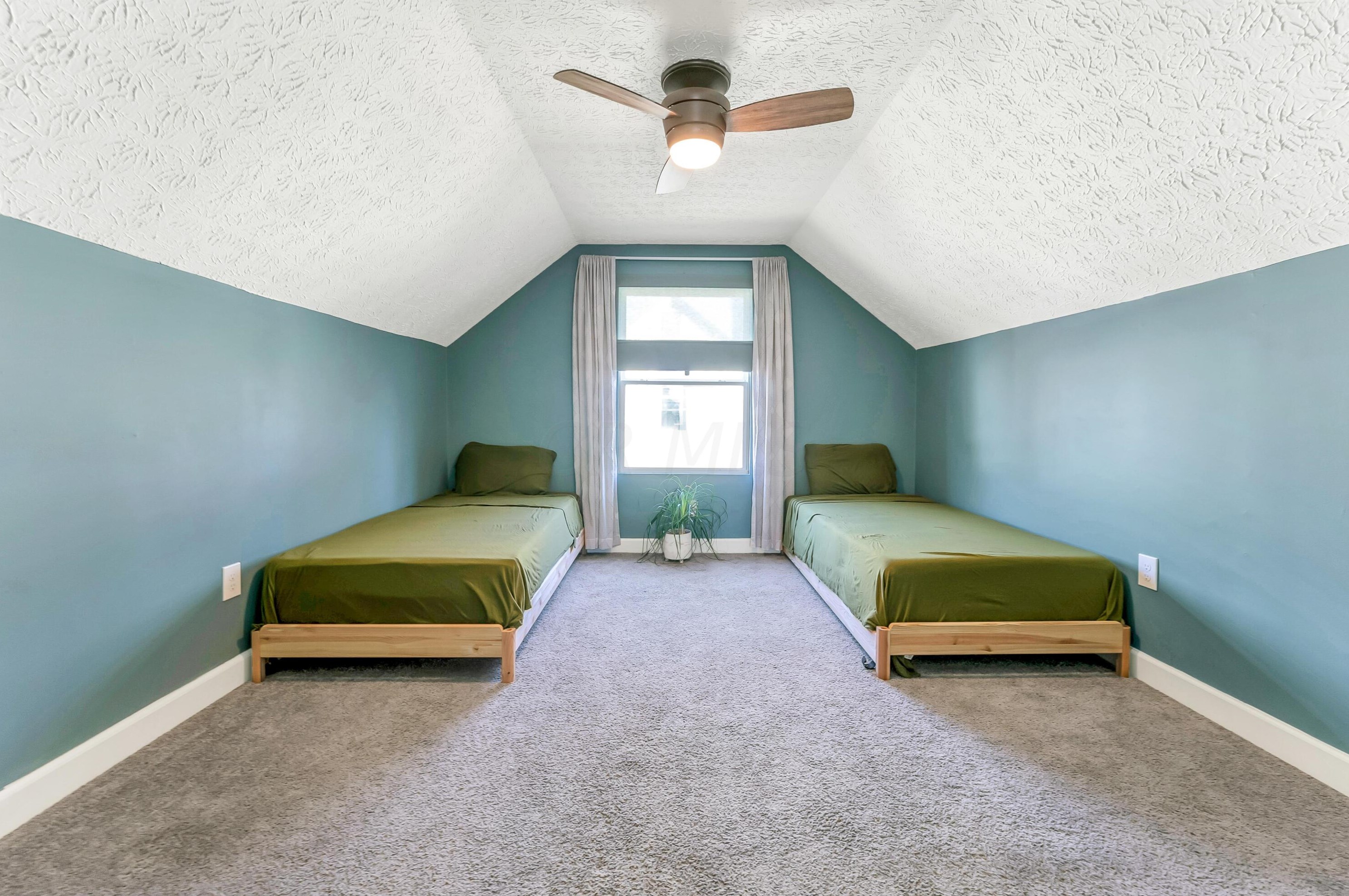 925 Blenheim Rd, Columbus OH 43224-2620 exterior